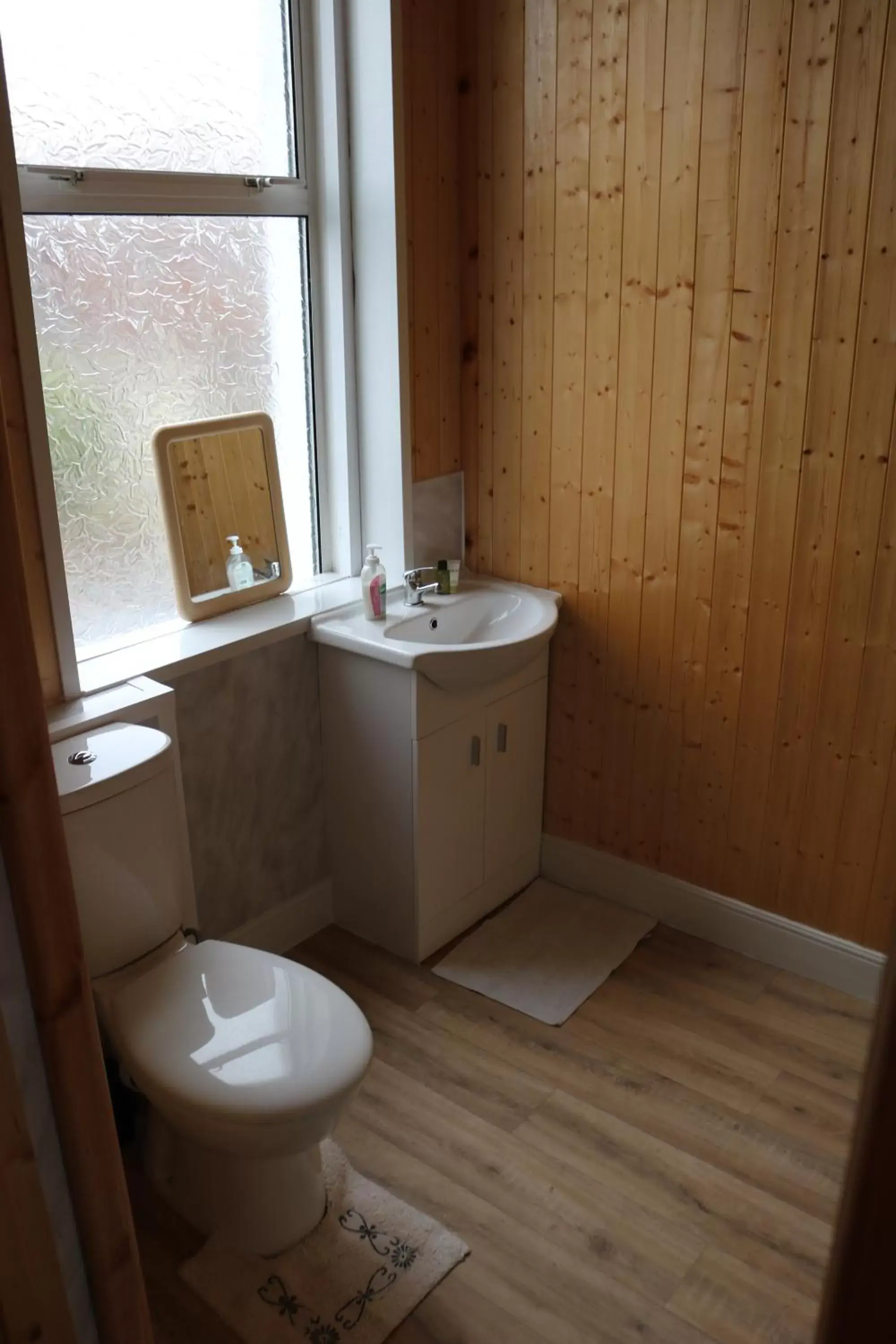 Bathroom in Lennard House