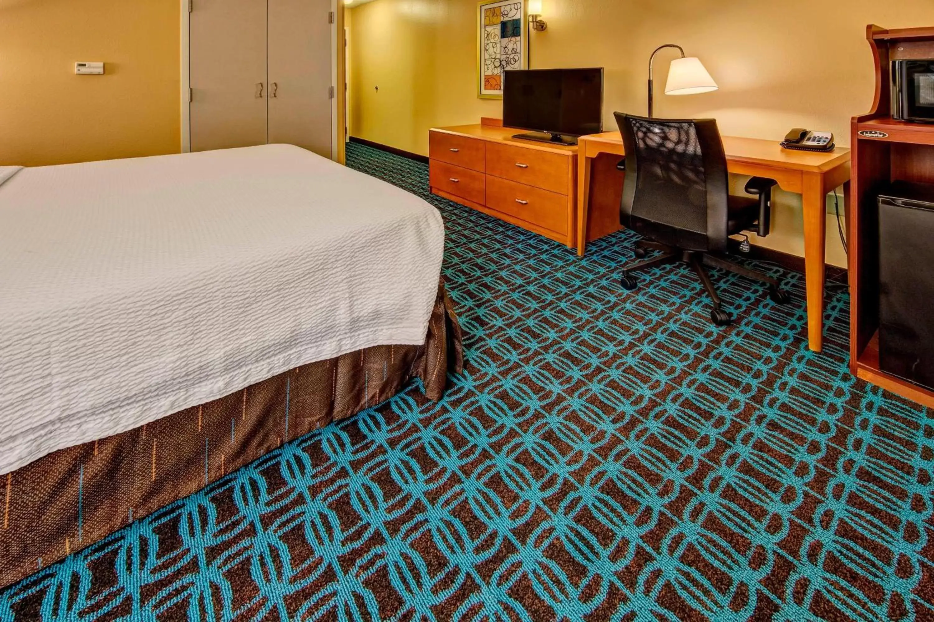 Photo of the whole room, Bed in Fairfield Inn & Suites Memphis Olive Branch