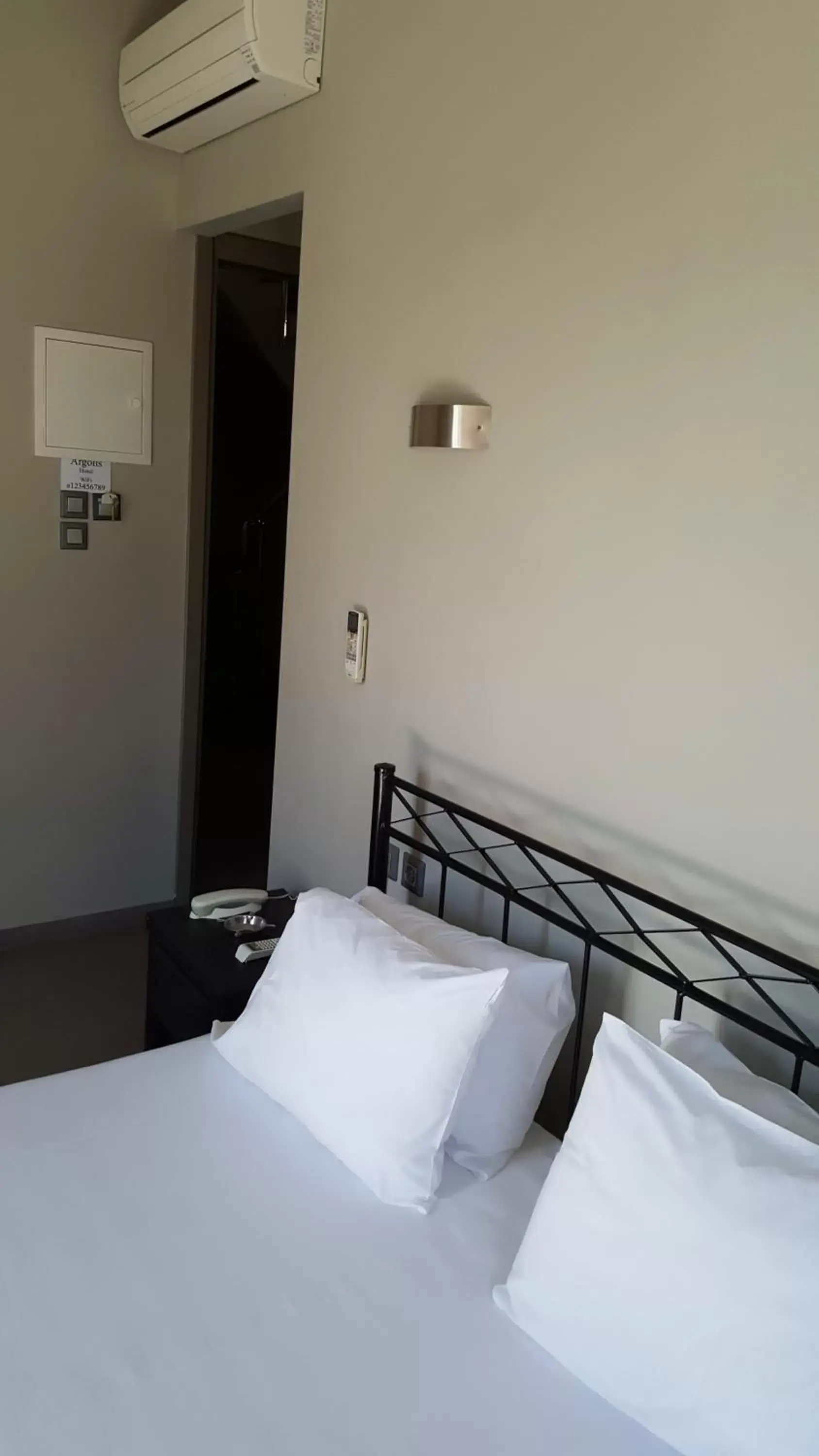 Double Room in Argolis Hotel Double Room in Argolis Hotel