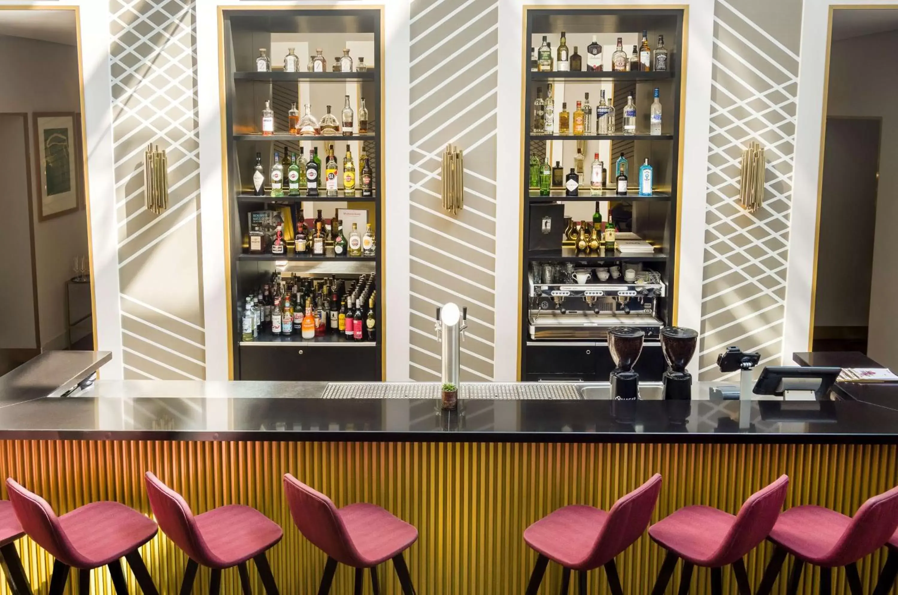Lounge or bar in art'otel berlin mitte, Powered by Radisson Hotels
