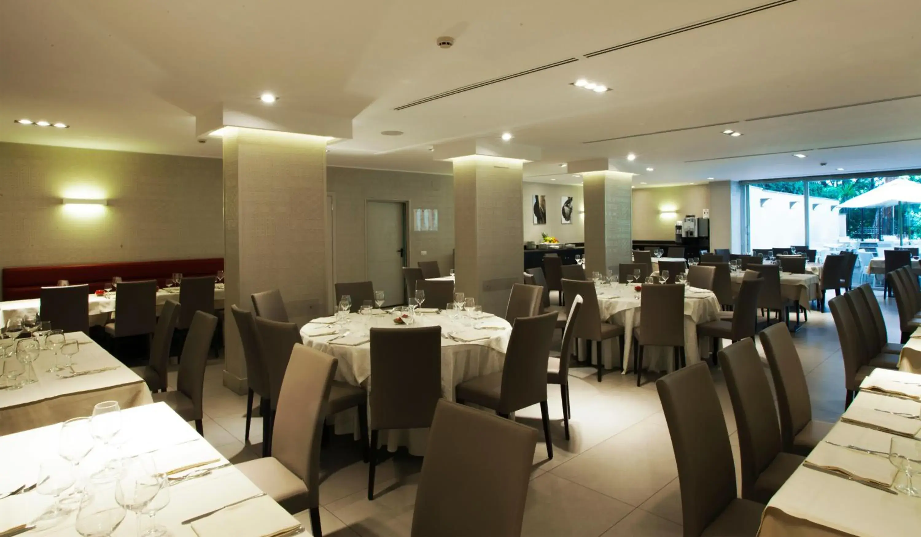 Restaurant/places to eat in Hotel Villa Maria Regina