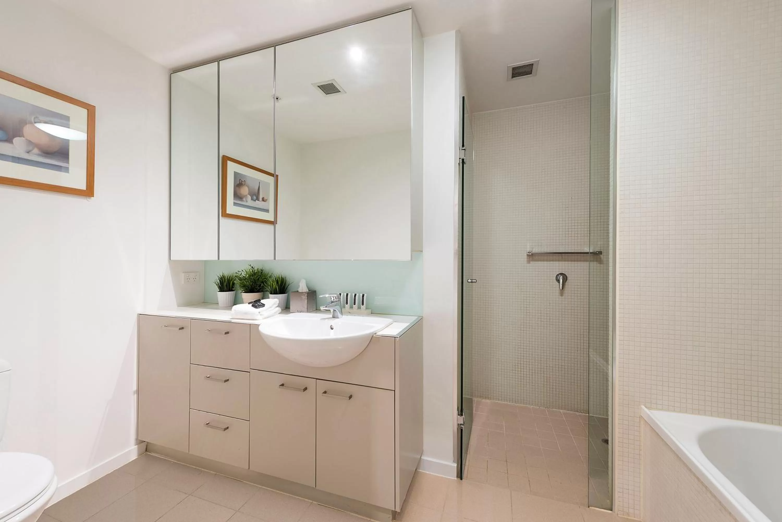 Toilet in Docklands Private Collection - NEWQUAY