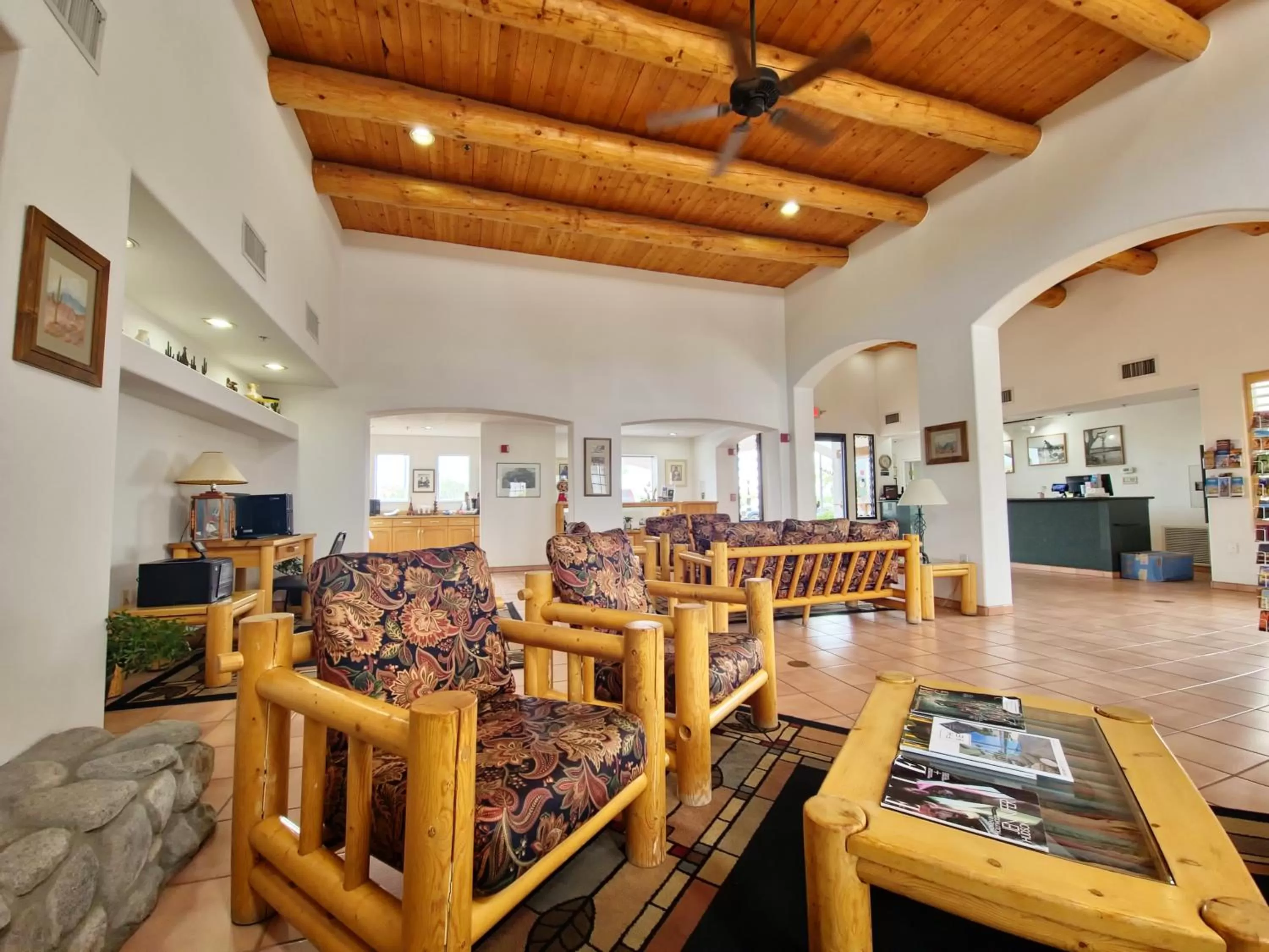 Lobby or reception in Los Viajeros Inn