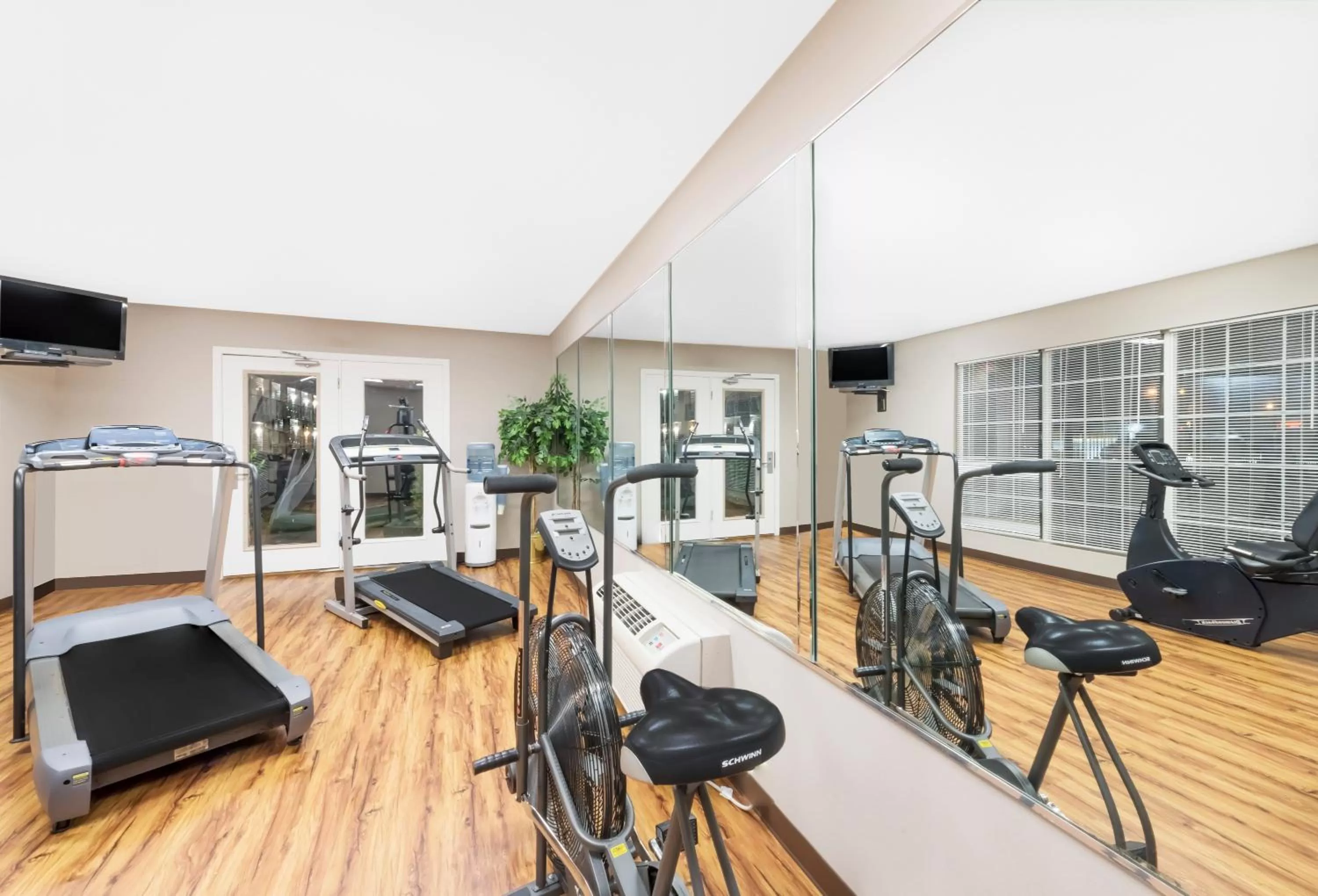 Fitness centre/facilities in Super 8 by Wyndham Alexander City