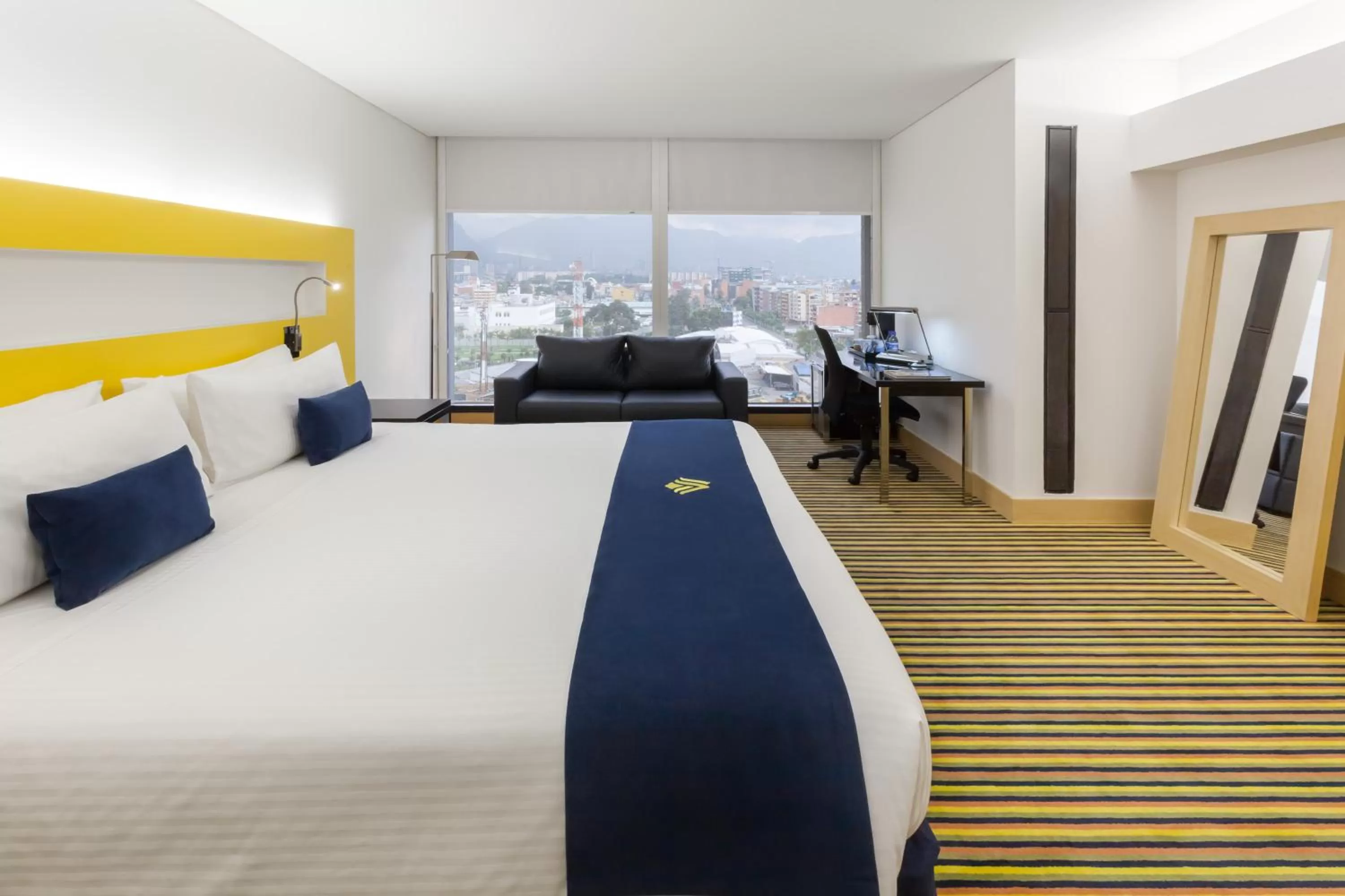 Bedroom, Bed in Wyndham Bogota