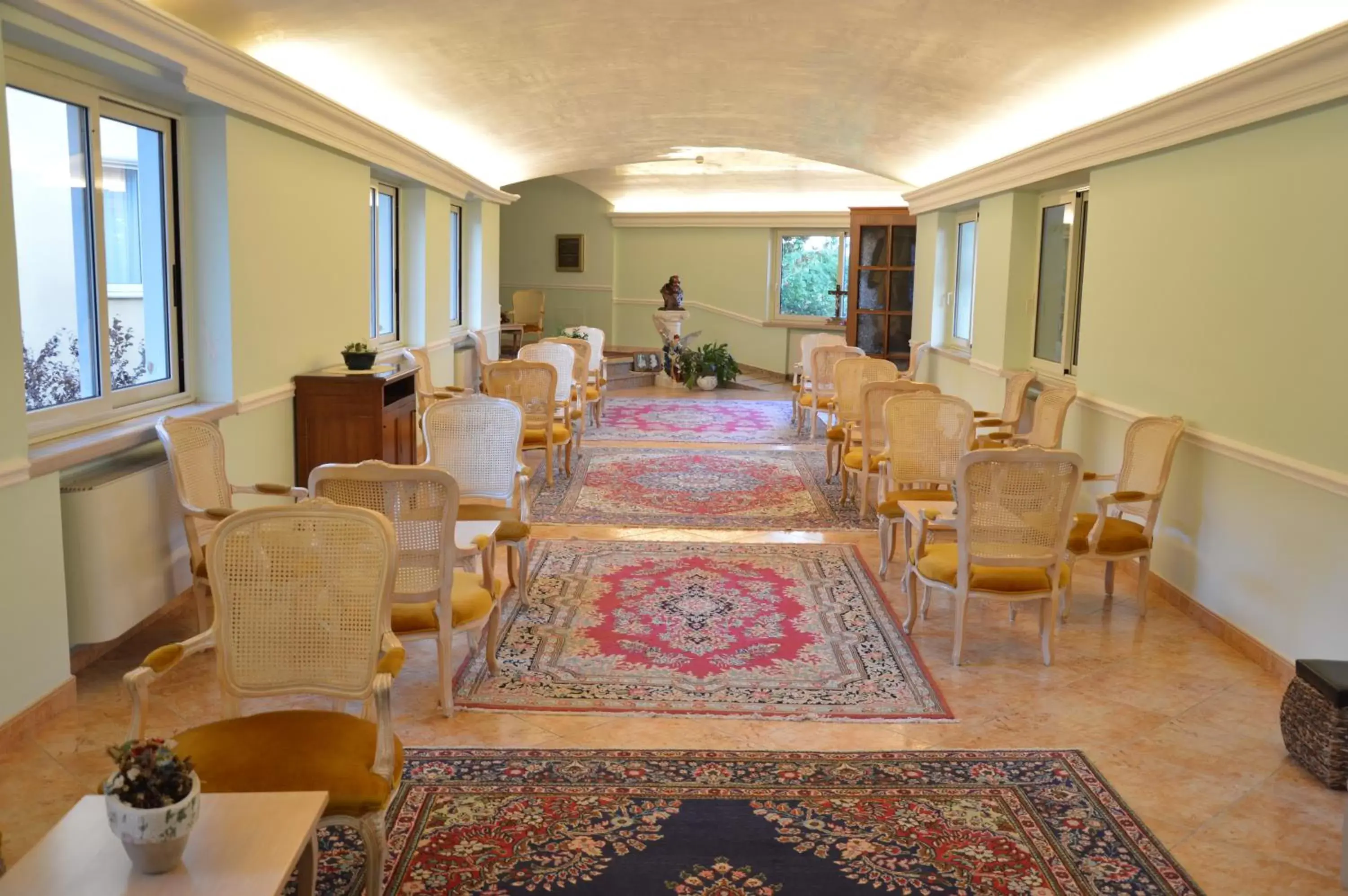 Area and facilities, Restaurant/Places to Eat in Grand Hotel degli Angeli