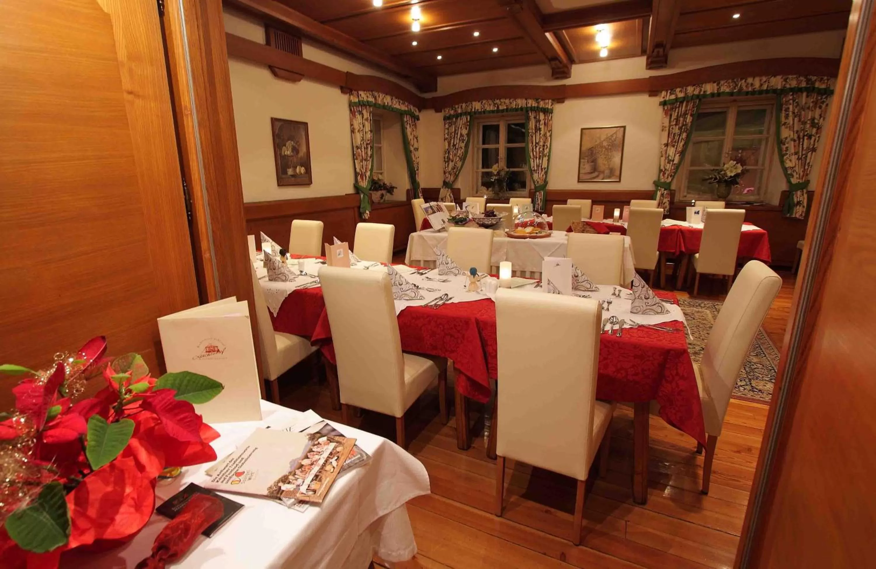 Restaurant/places to eat in Hotel Schloss Lerchenhof