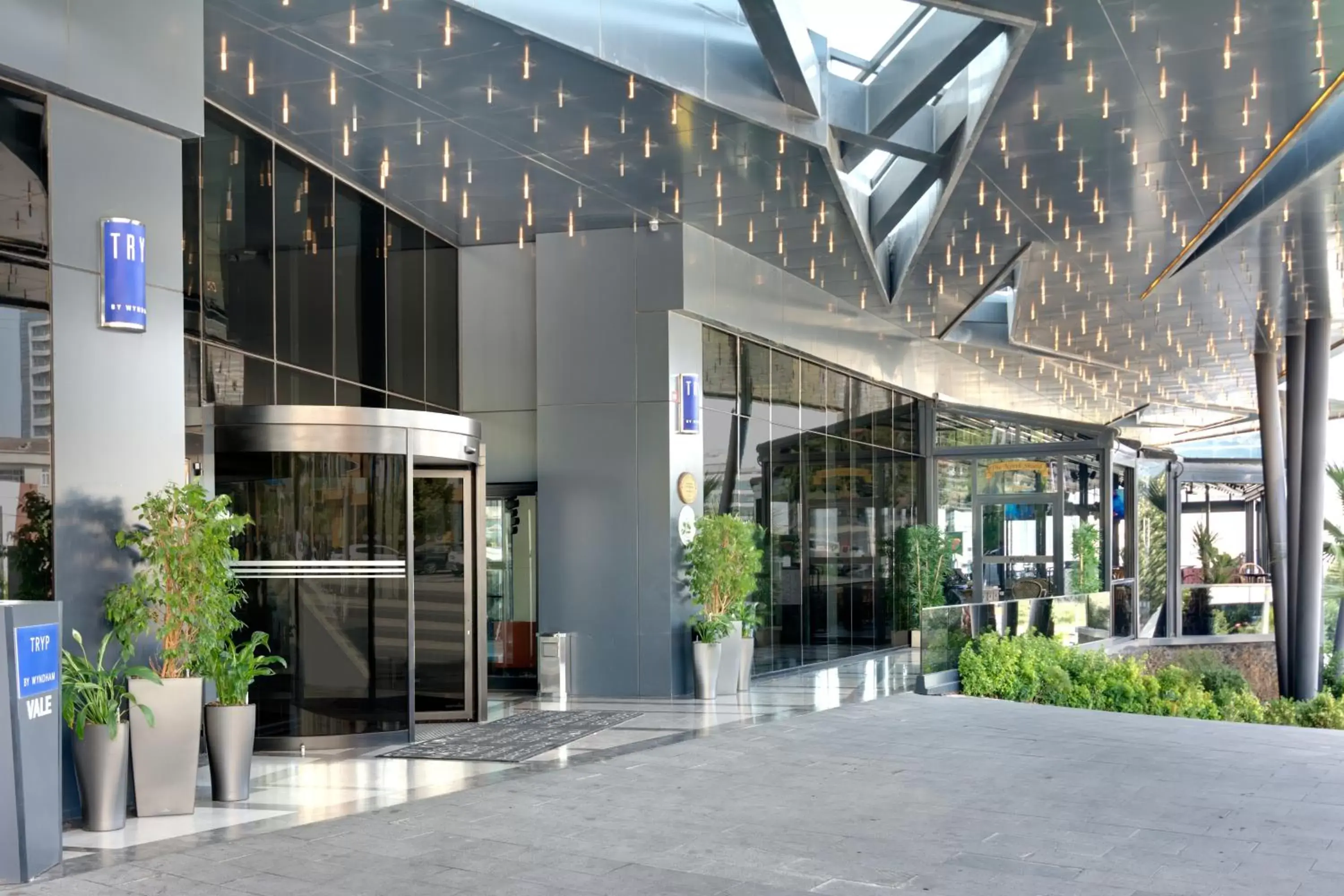 Facade/entrance in TRYP by Wyndham Istanbul Basın Ekspres Facade/entrance in TRYP by Wyndham Istanbul Basın Ekspres