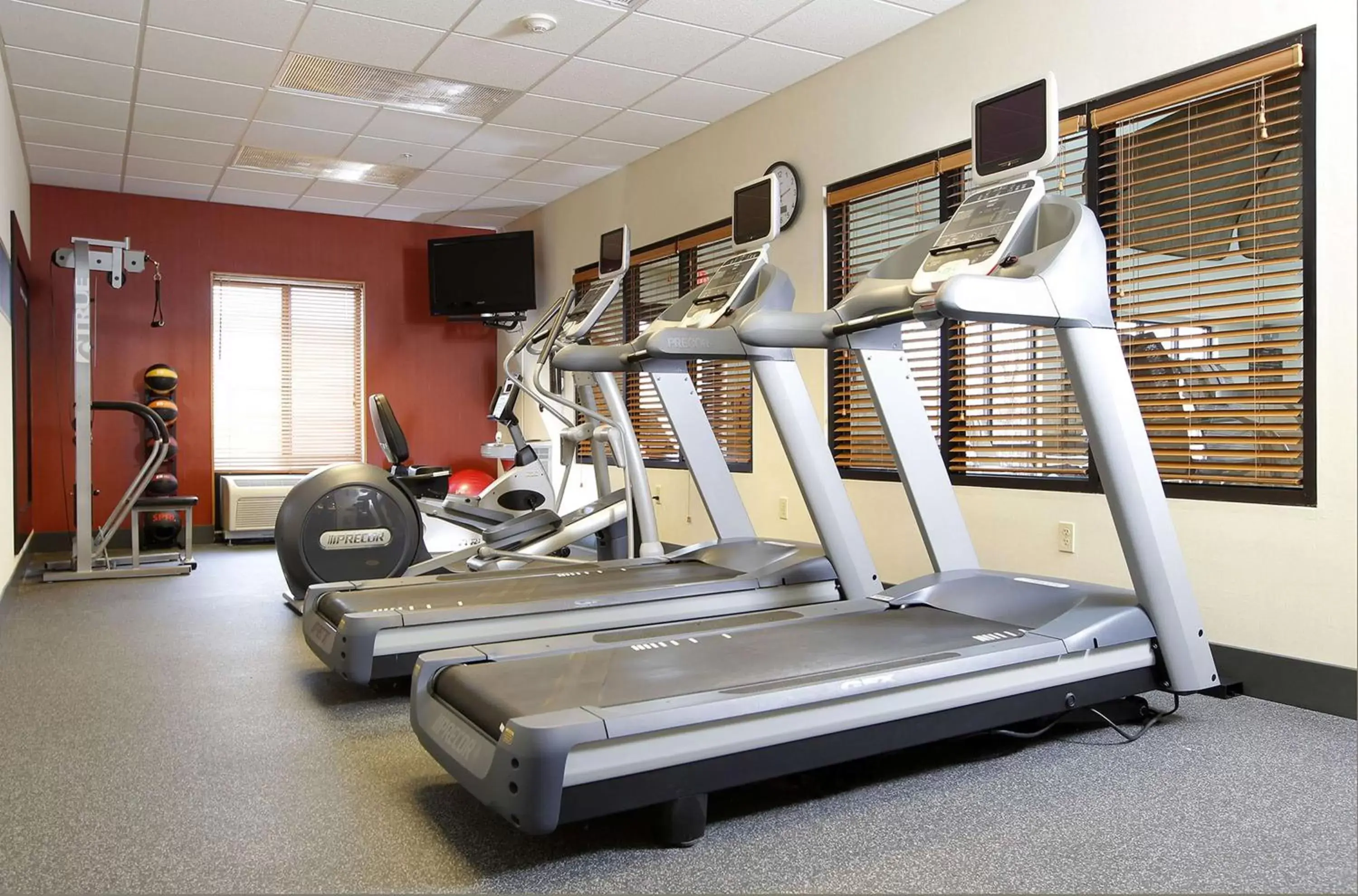 Fitness centre/facilities, Fitness Center/Facilities in Hampton Inn Waterloo