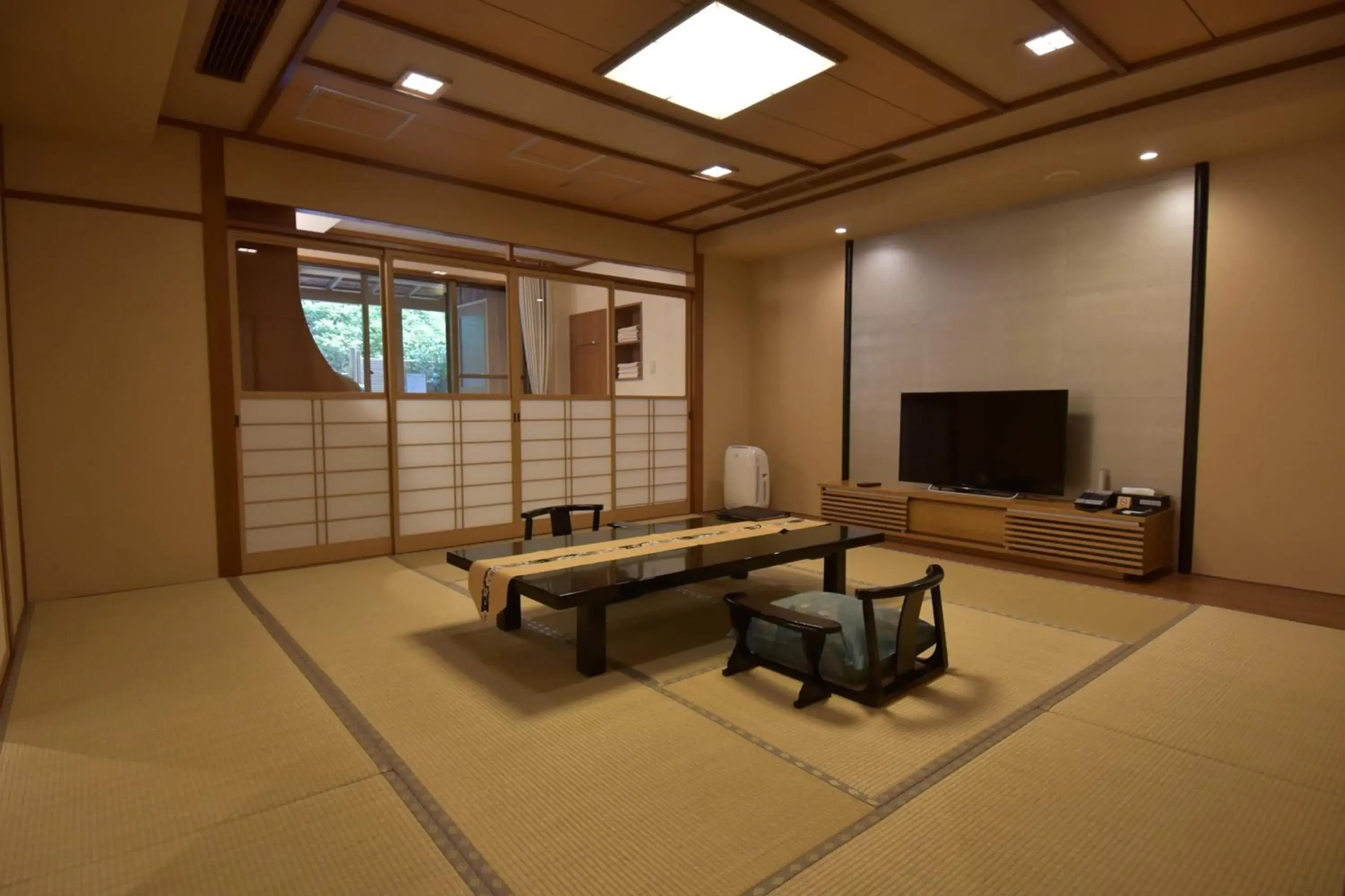 Living room, Seating Area in Arima Onsen Taketoritei Maruyama Ryokan