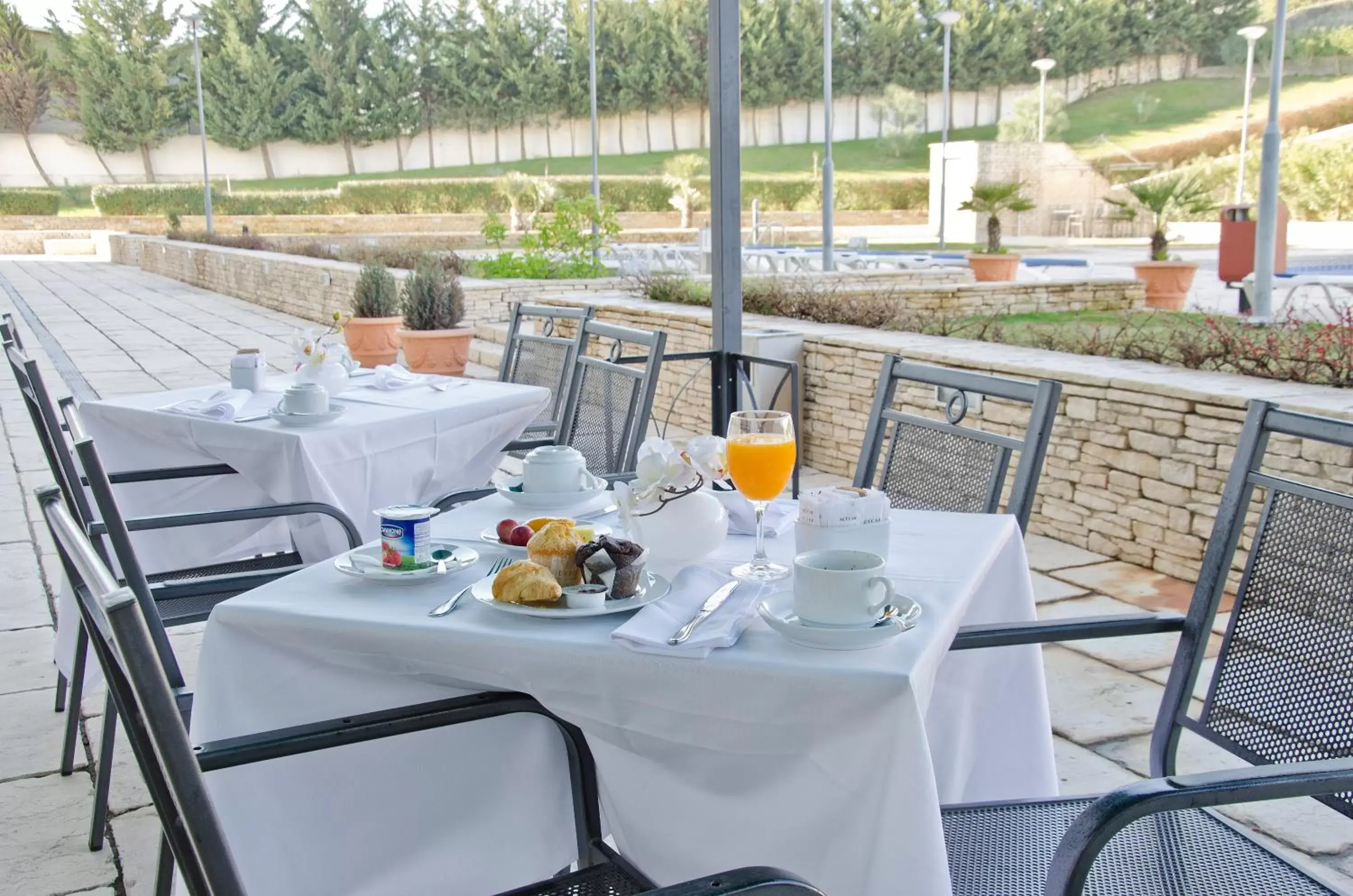 Restaurant/places to eat in VIP Executive Santa Iria Hotel