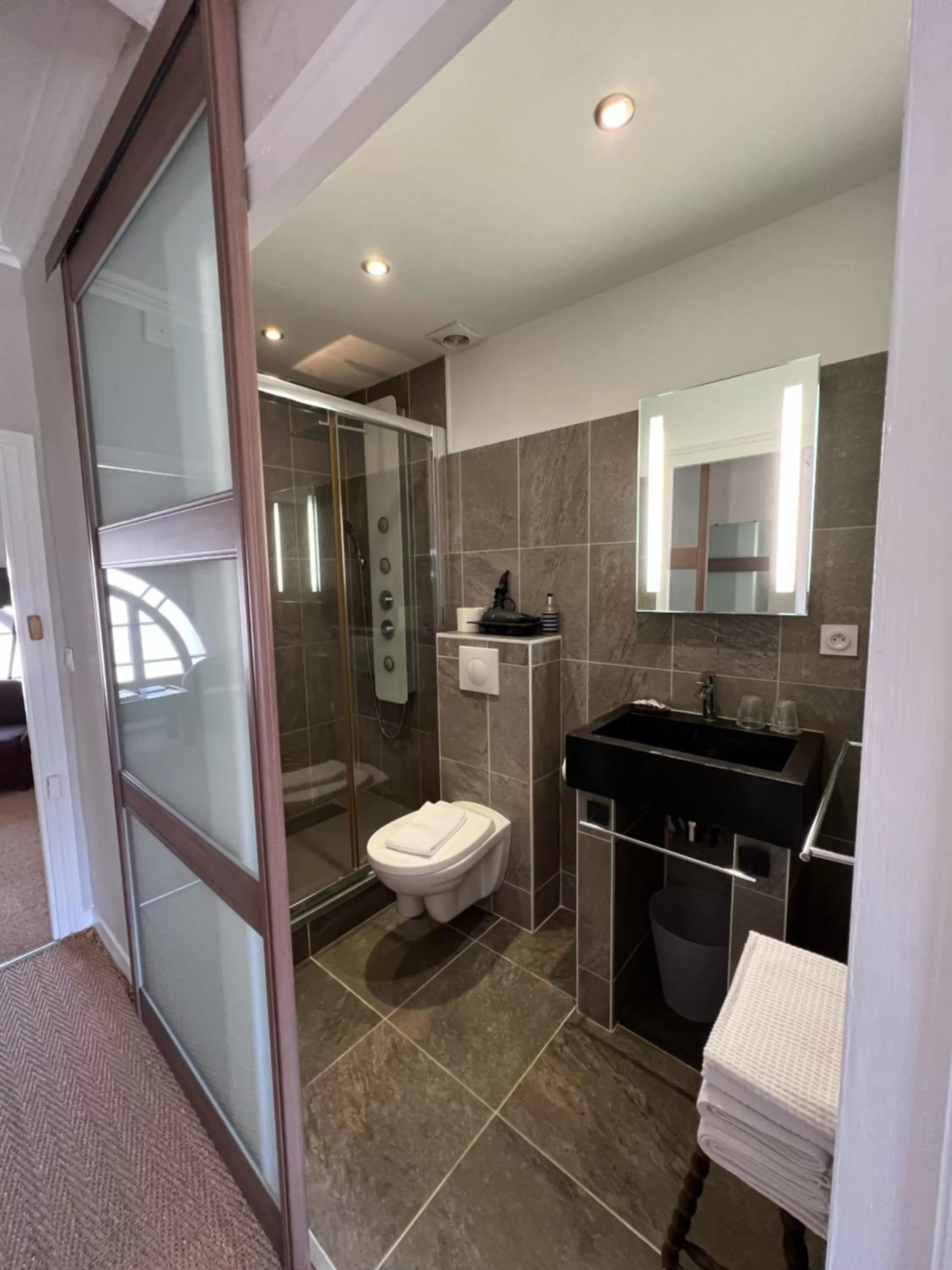 Shower in Chambres d'hôtes & Spa Les Perce Neige