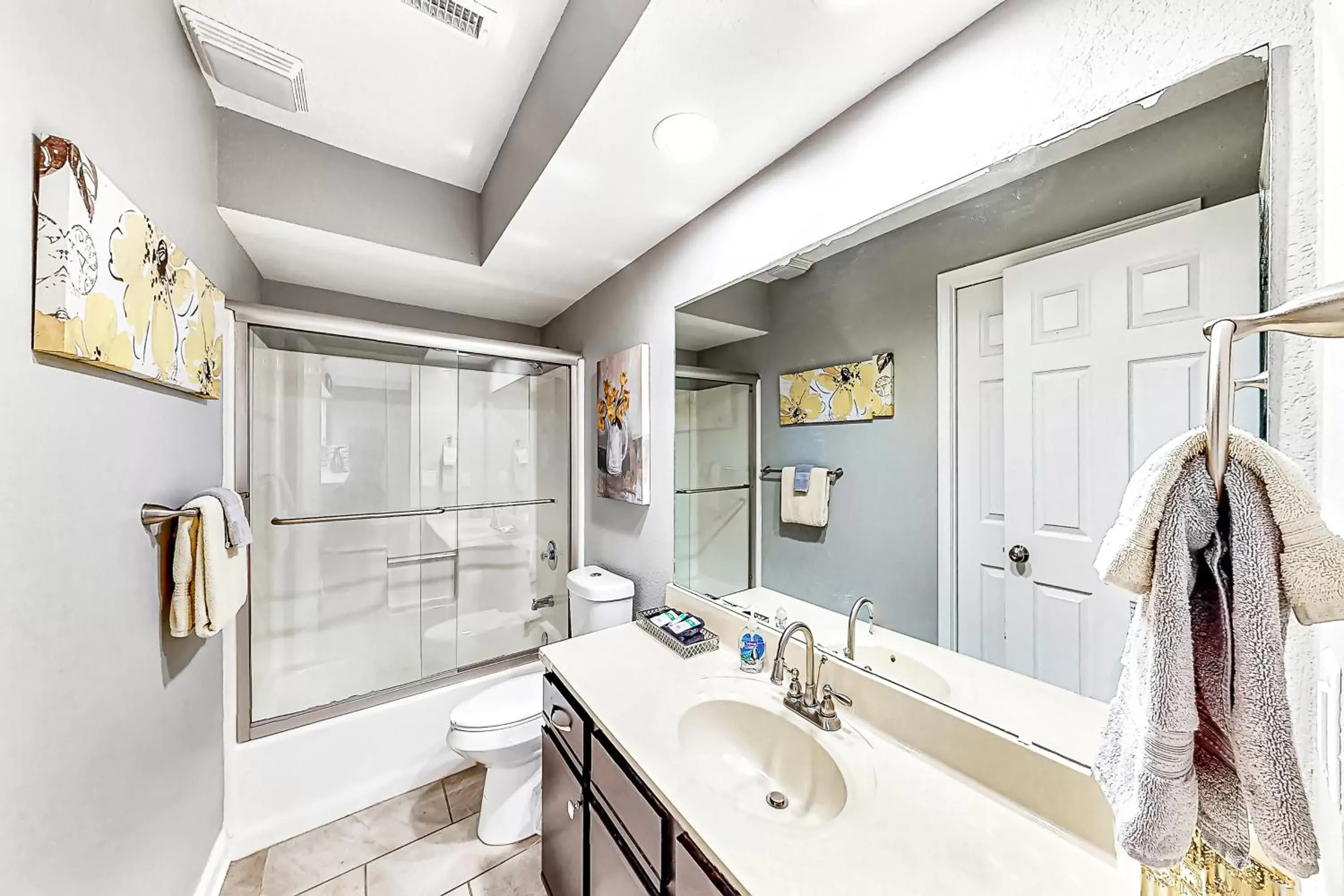 Bathroom in Thousand Hills - The Knollwood At Foothills