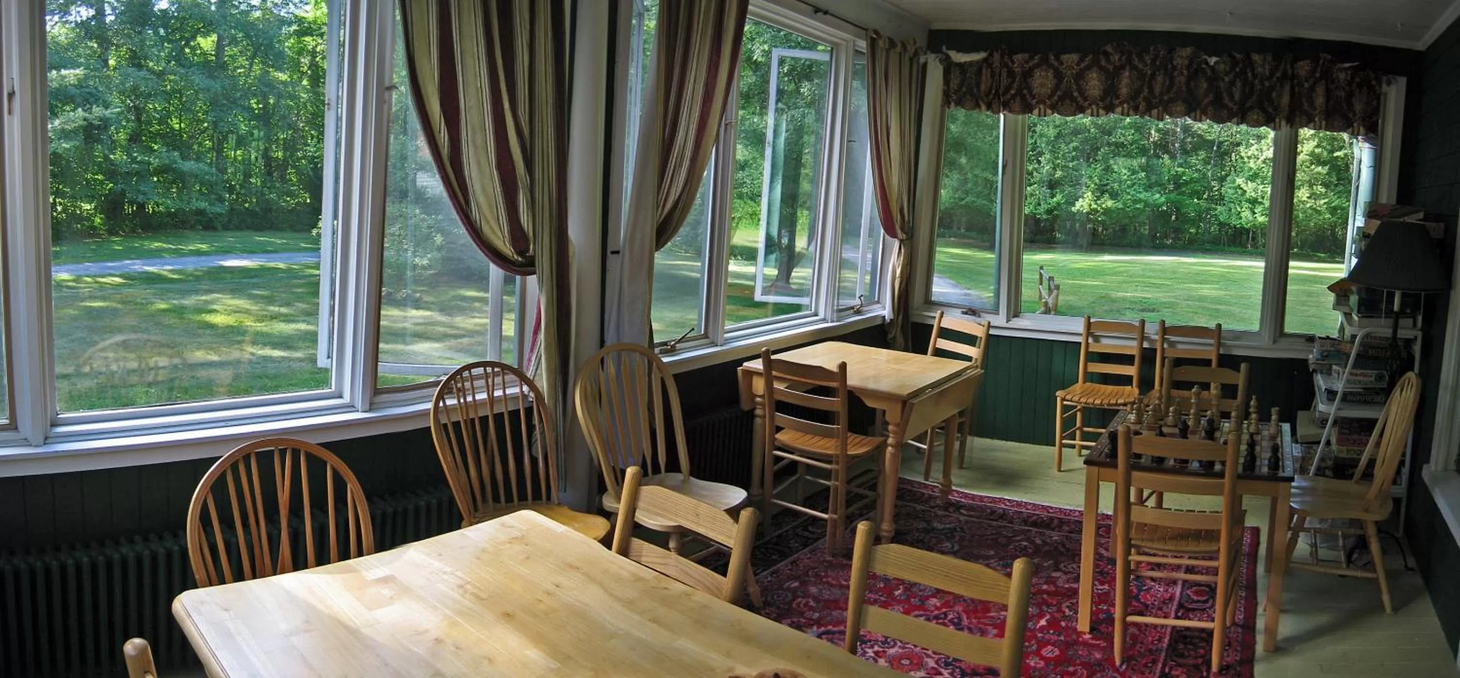 Area and facilities, Restaurant/Places to Eat in Trails End Inn