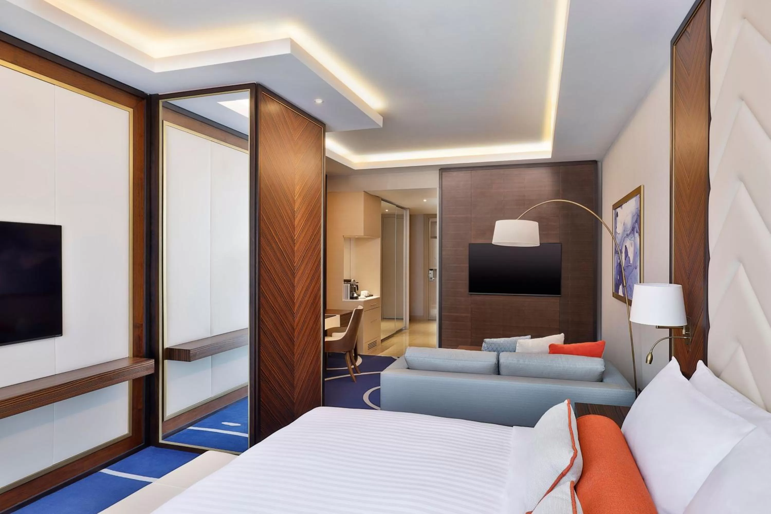 Photo of the whole room, Bed in Jeddah Marriott Hotel Madinah Road