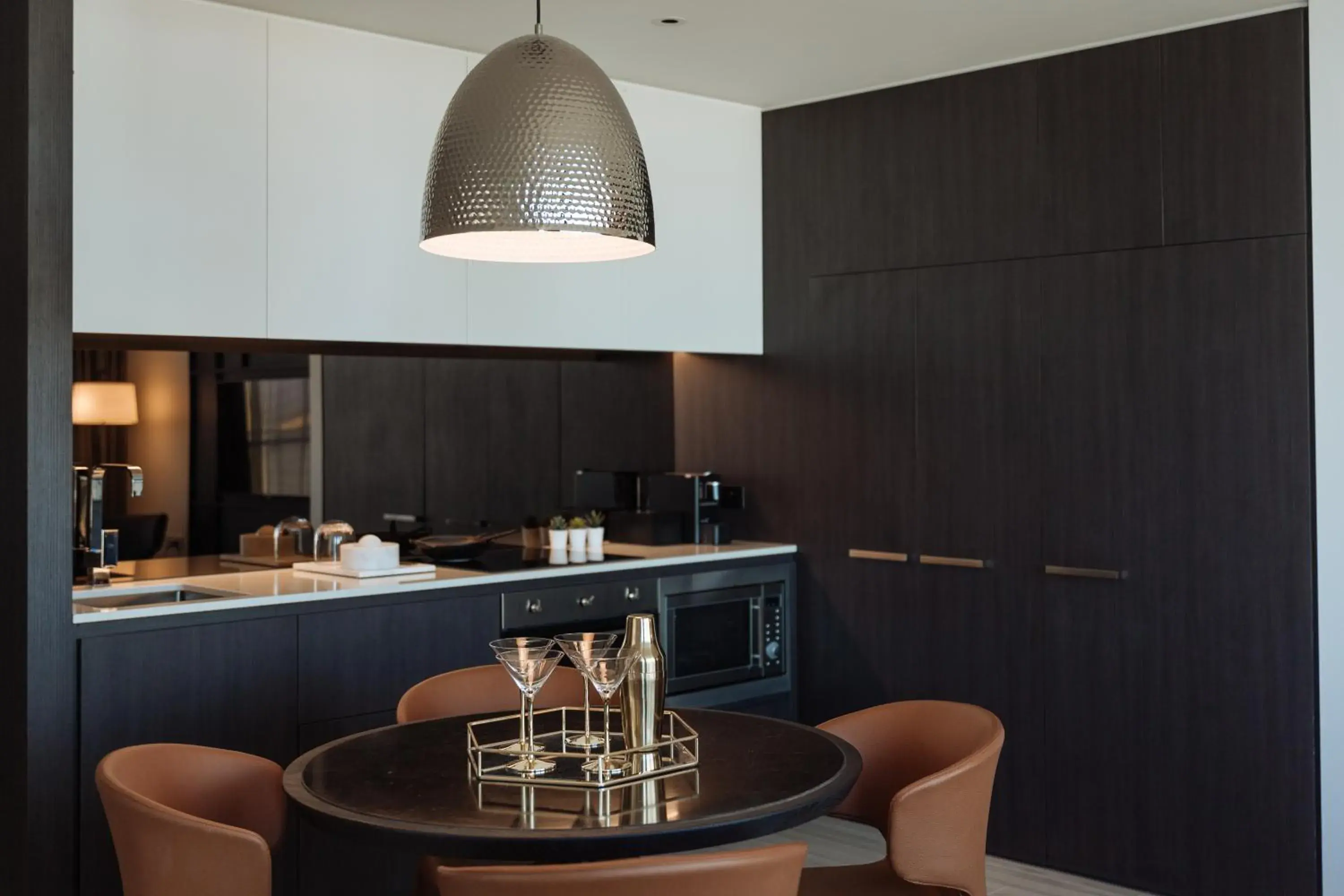 Dining area, Kitchen/Kitchenette in SKYE Suites Green Square