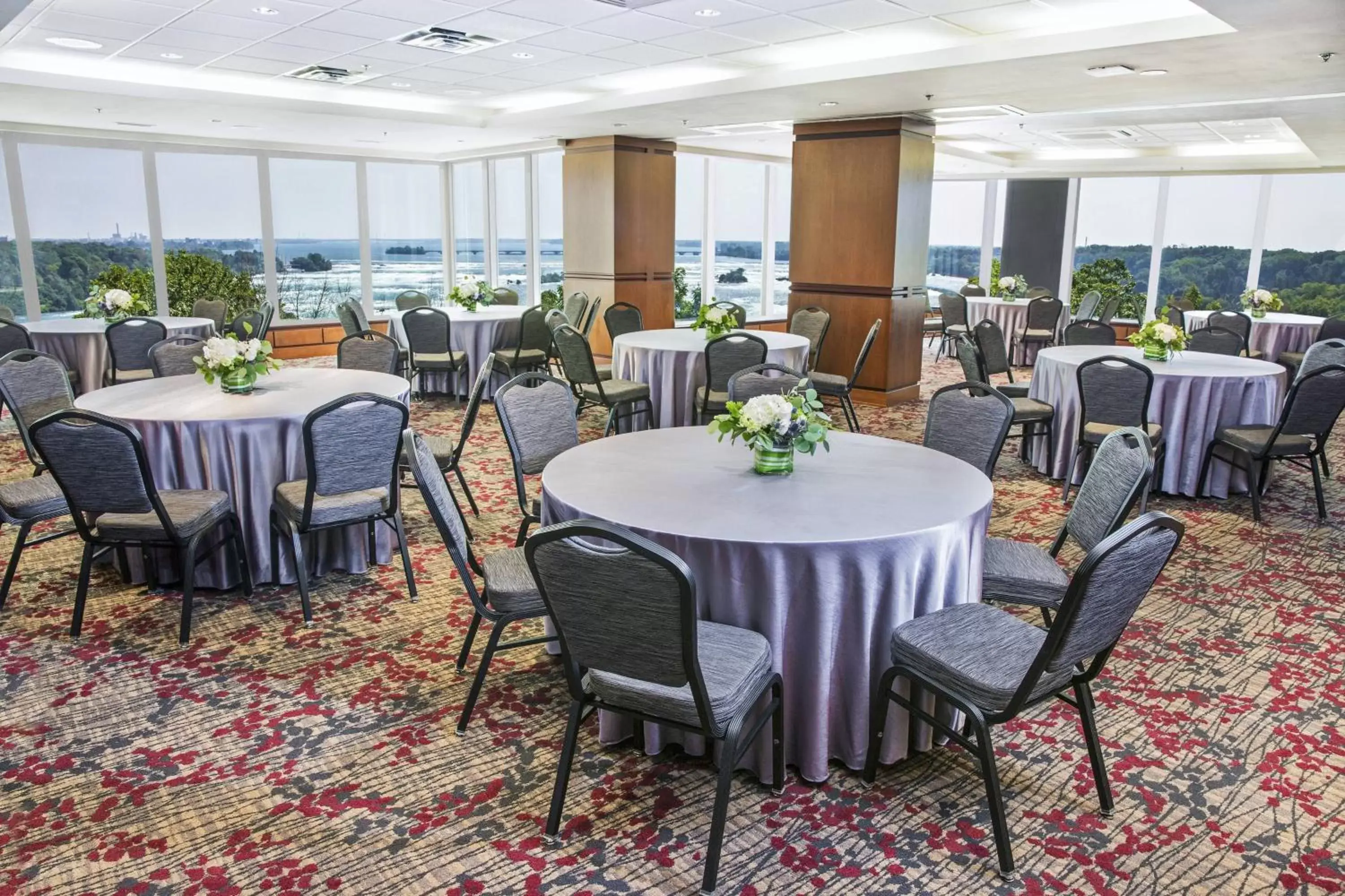 Meeting/conference room, Restaurant/Places to Eat in Niagara Falls Marriott Fallsview Hotel & Spa