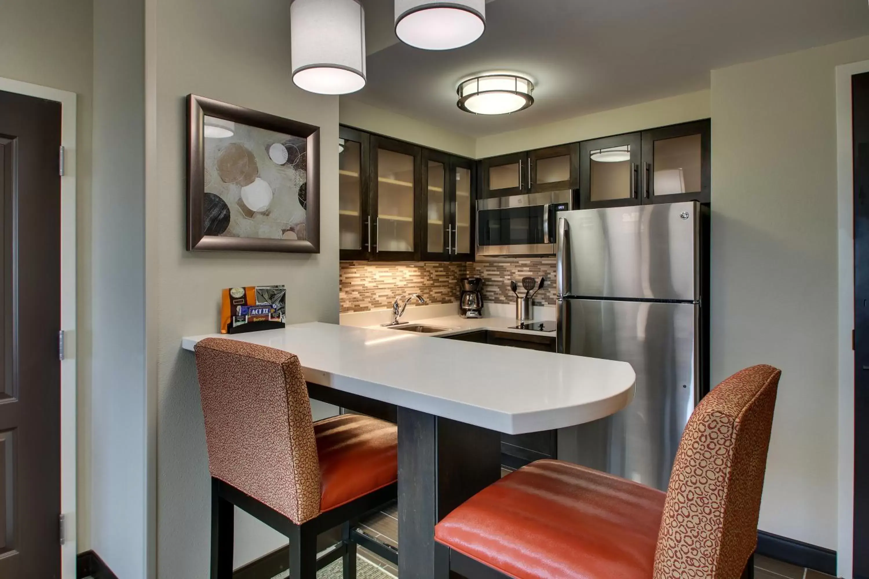 Kitchen or kitchenette, Dining Area in Staybridge Suites - Rock Hill, an IHG Hotel