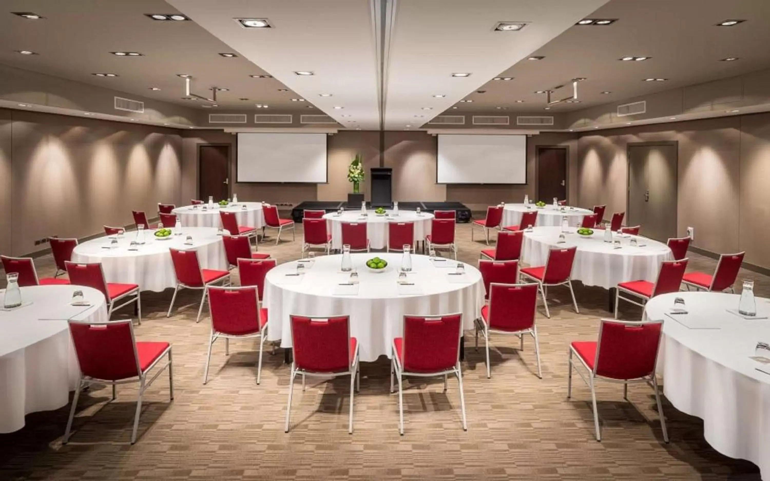 Meeting/conference room in DoubleTree by Hilton Queenstown