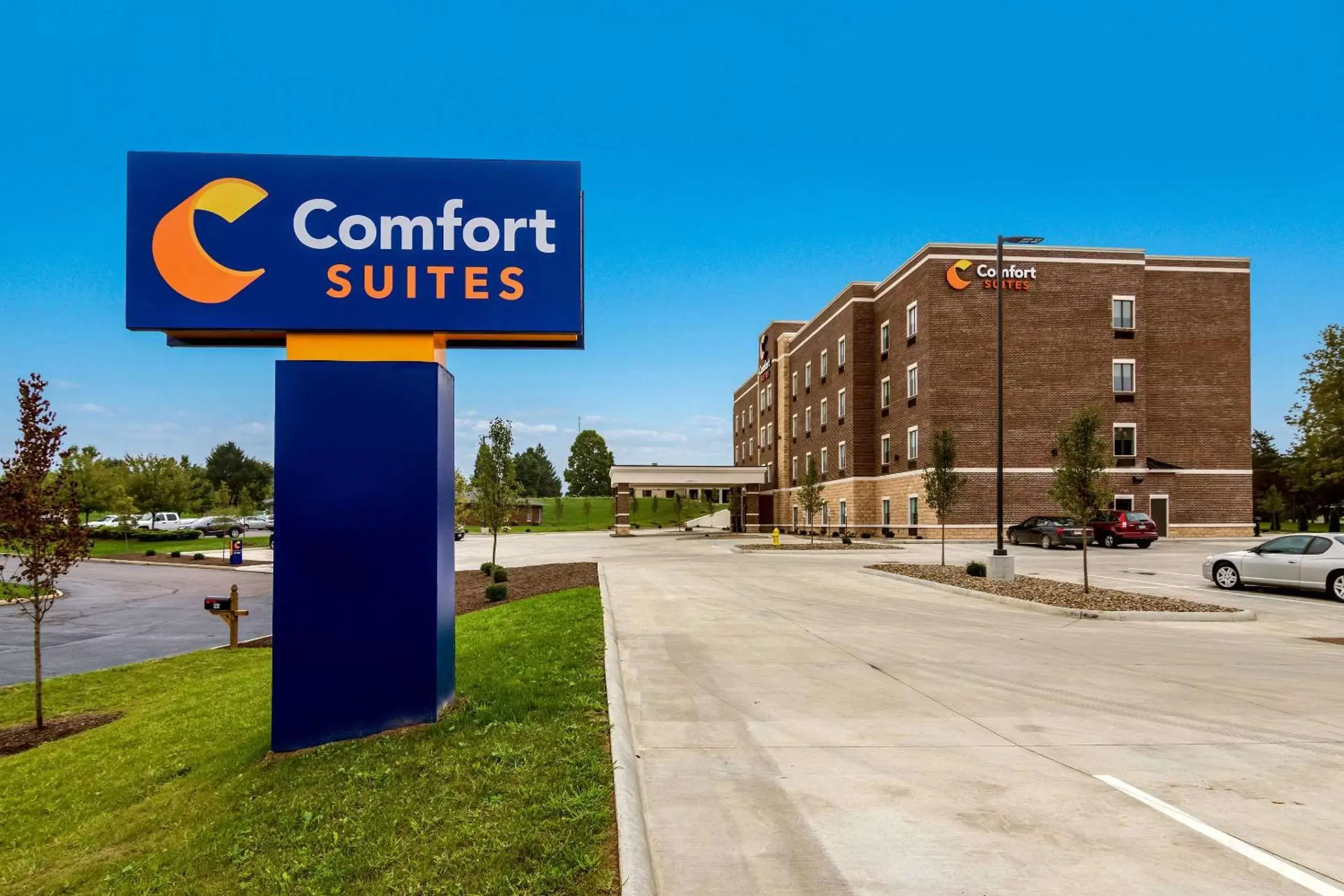 Property Building in Comfort Suites