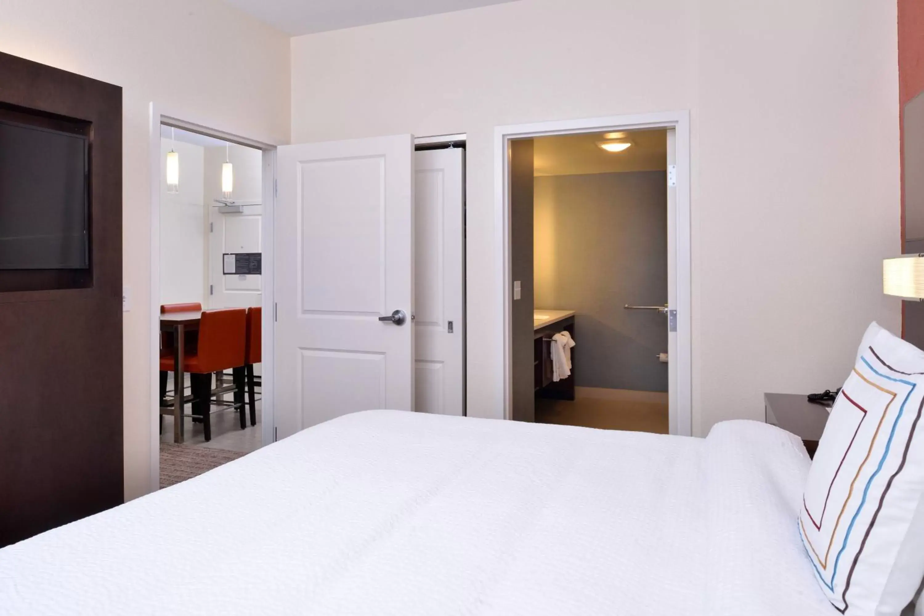 Bedroom, Bed in Residence Inn by Marriott East Lansing