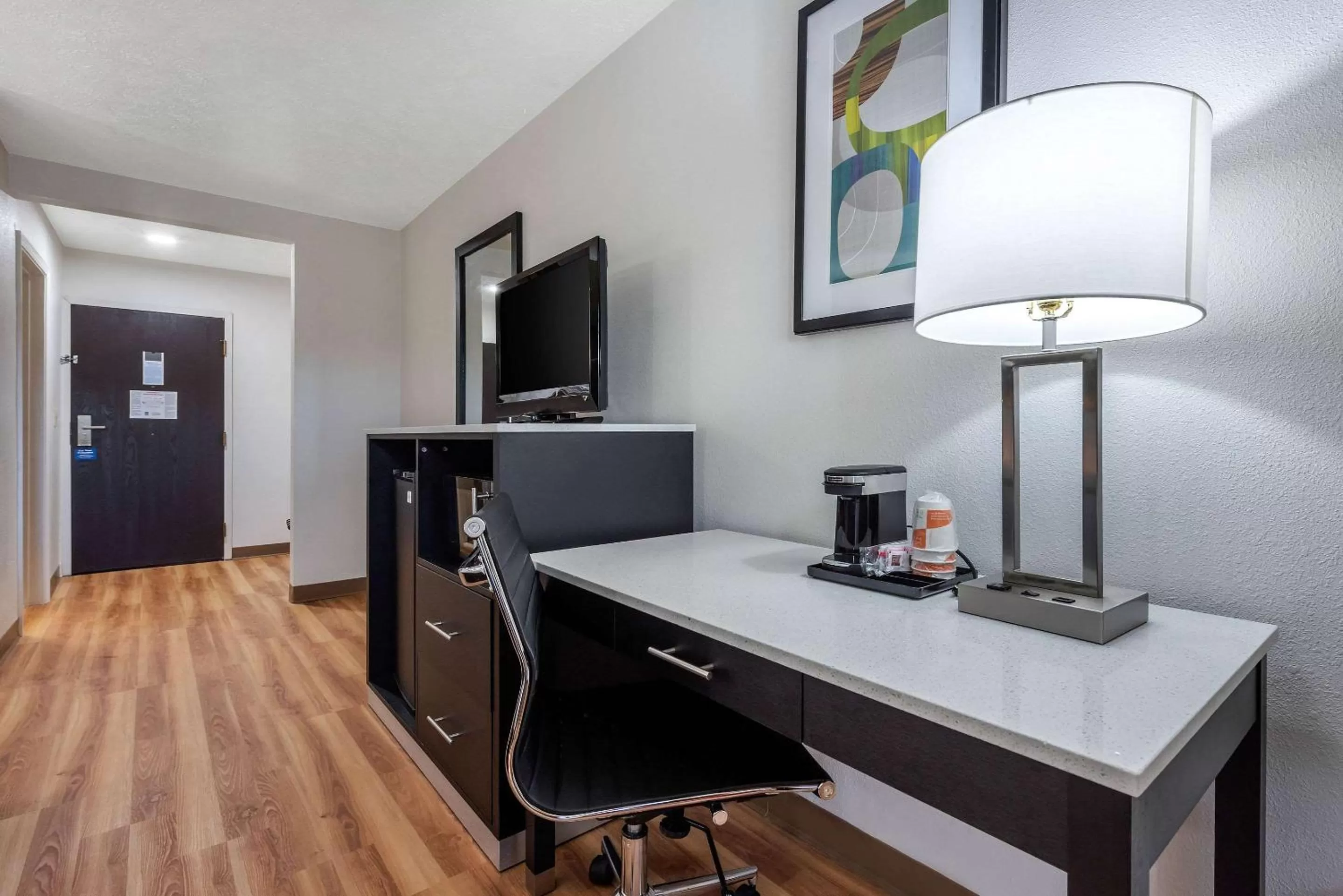 Photo of the whole room in Quality Inn