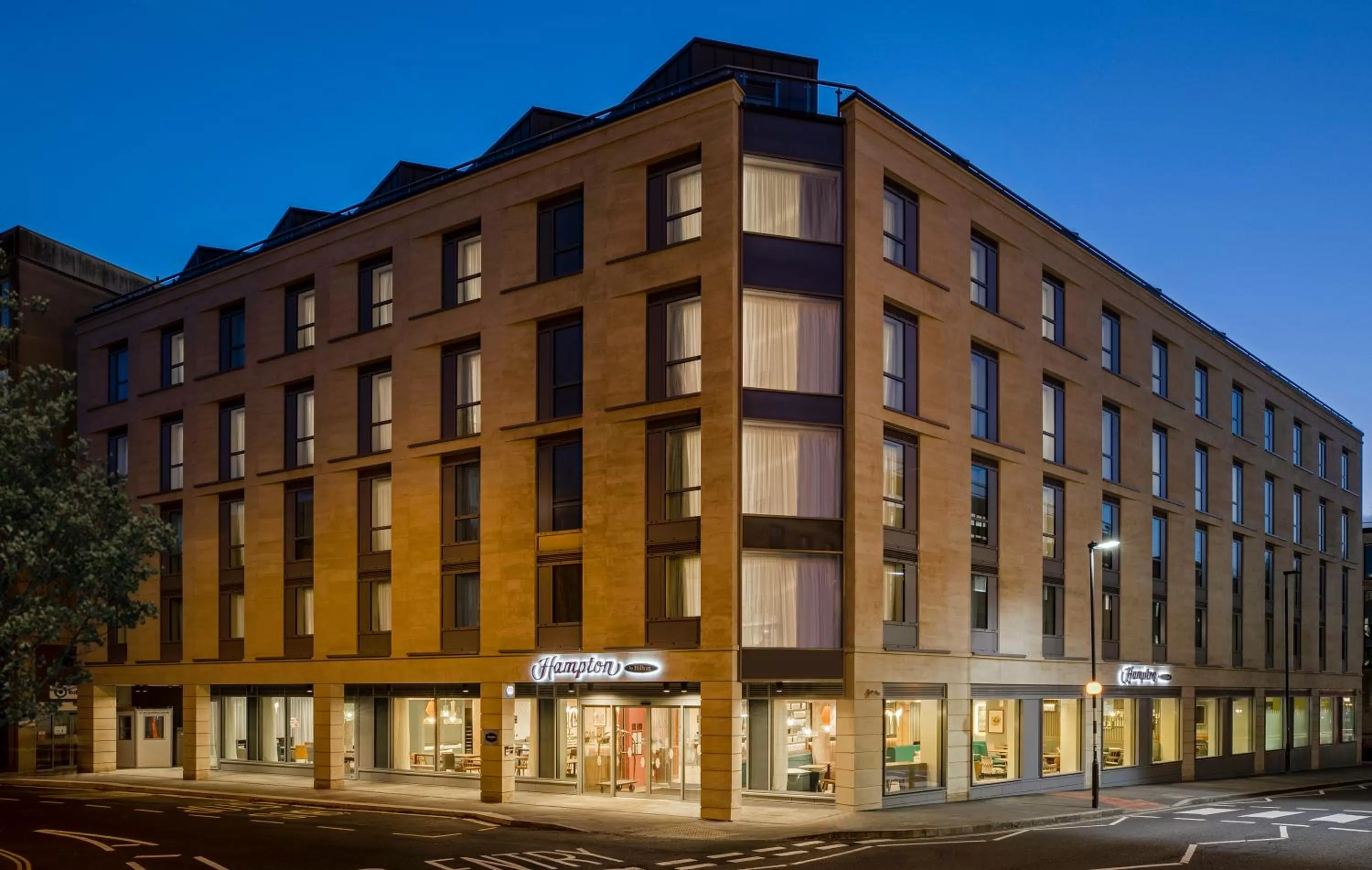 Property building in Hampton By Hilton Bath City