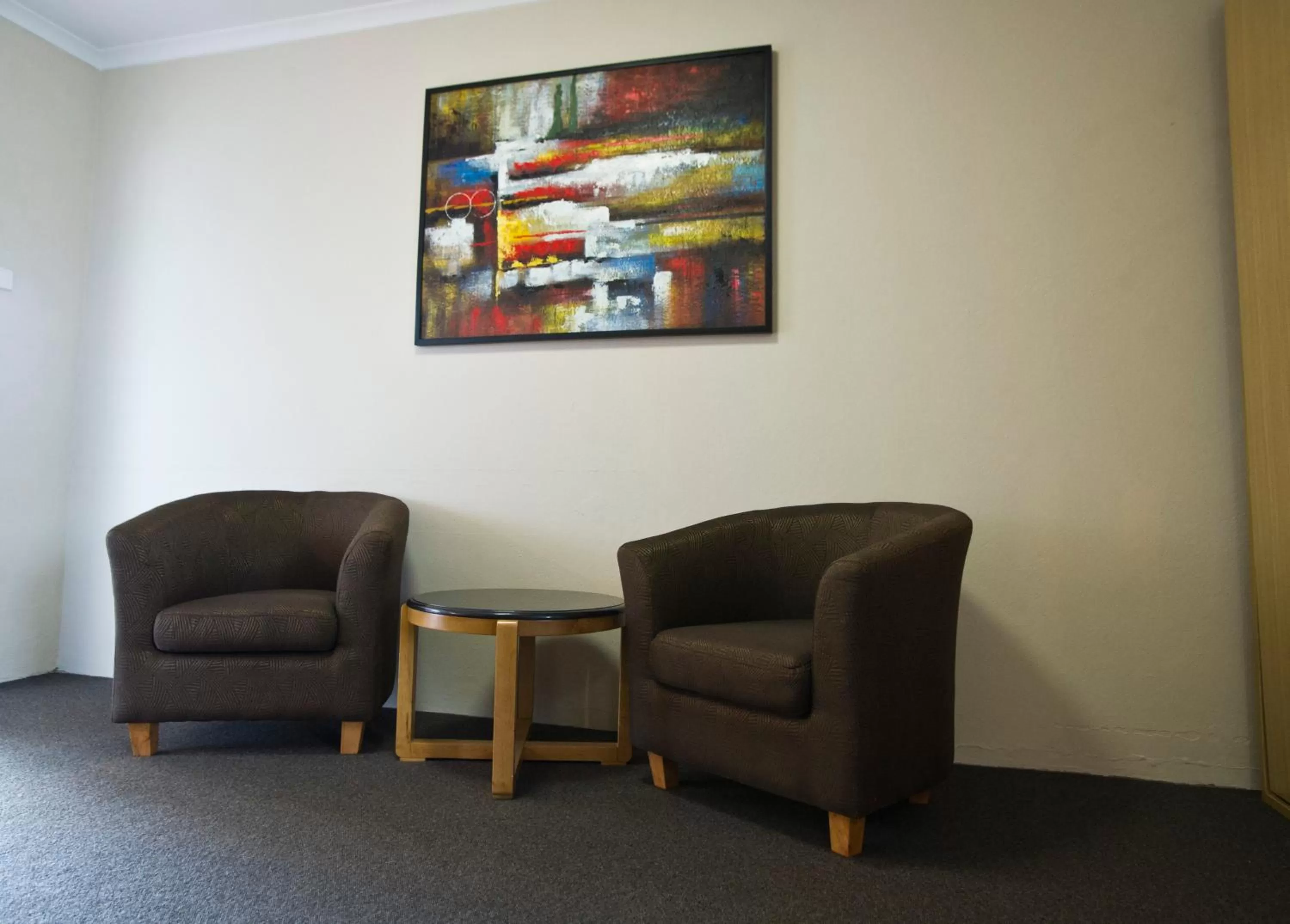 Seating area in Noah's Mid City Motor Inn Muswellbrook