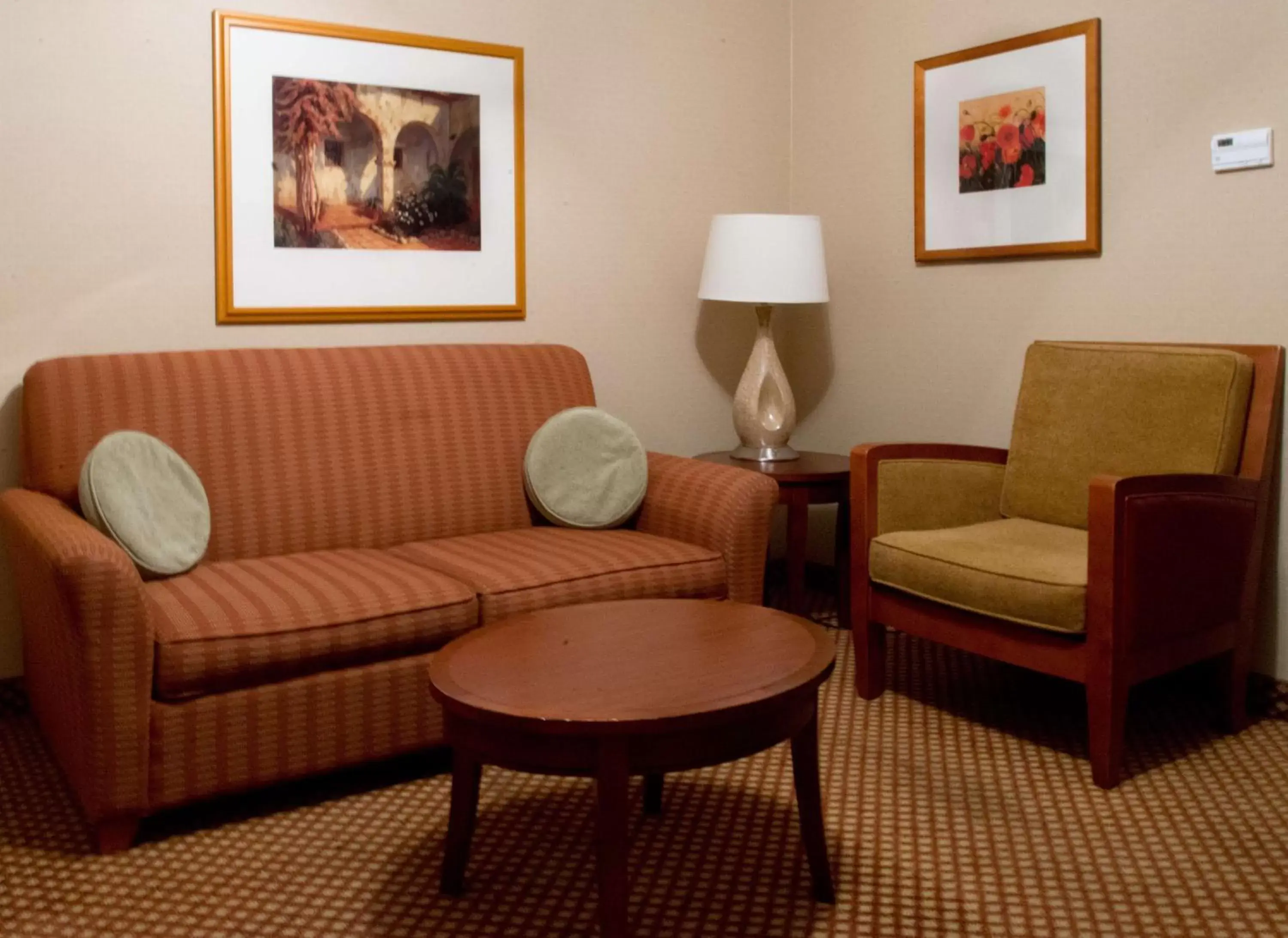 Living room, Seating Area in Hilton Garden Inn Laramie