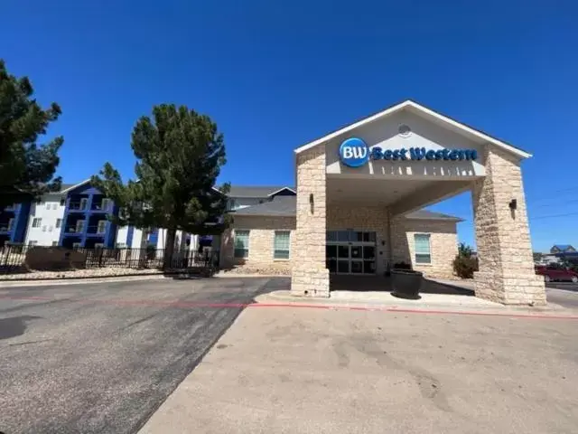 Property Building in Best Western Lubbock West Inn & Suites