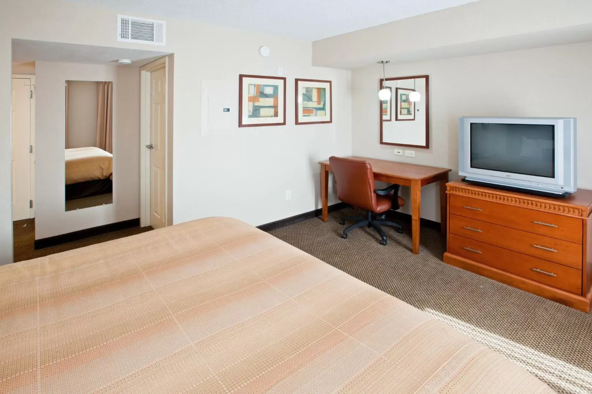 Photo of the whole room, Bed in Candlewood Suites Indianapolis Downtown Medical District, an IHG Hotel