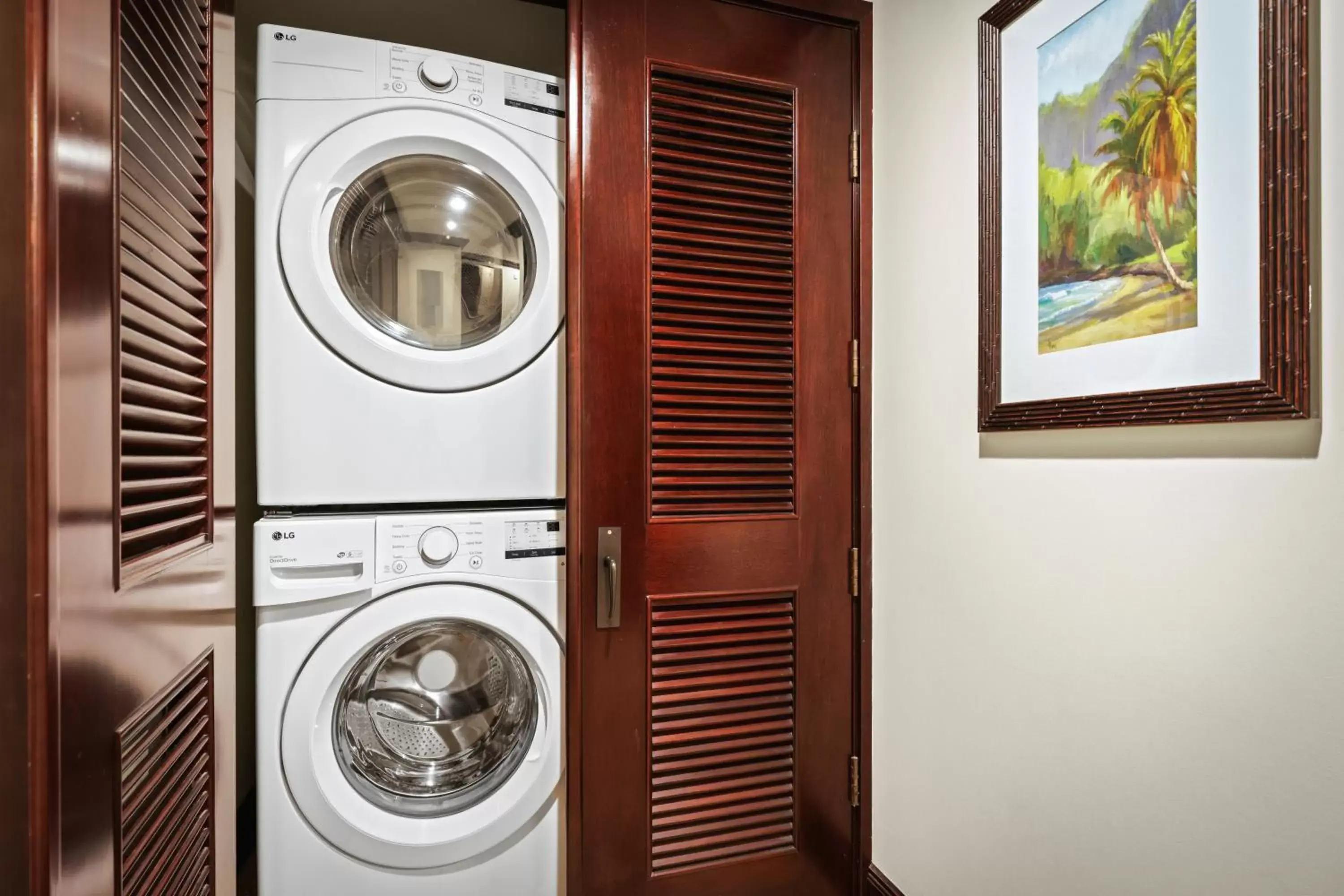 washing machine in Waipouli Beach Resort & Spa Kauai By Outrigger