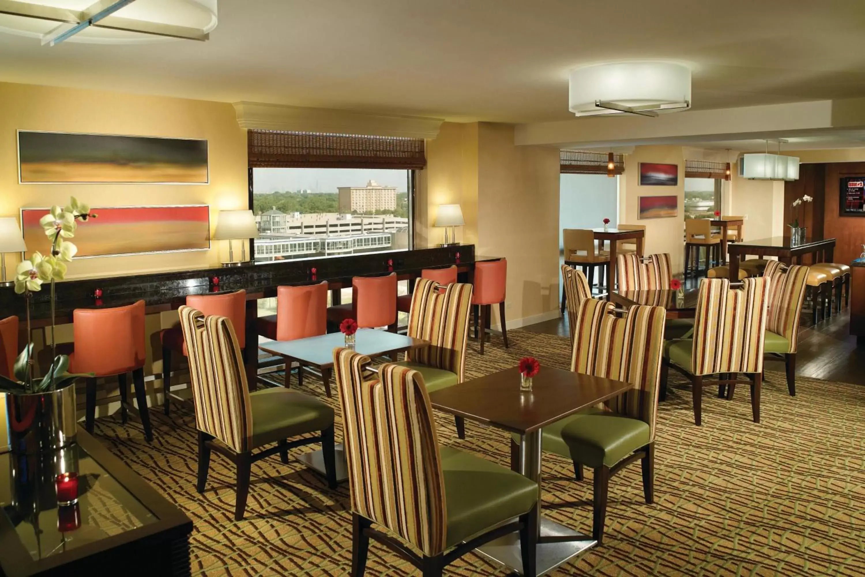 Lounge or bar, Restaurant/Places to Eat in Marriott Chicago O’Hare