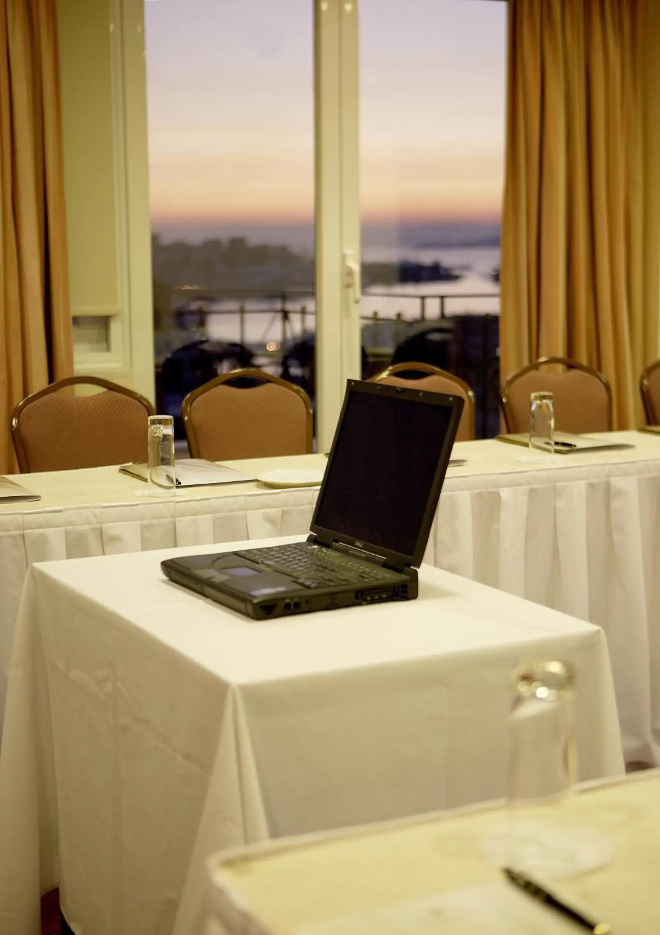 Business facilities in Piraeus Theoxenia Hotel