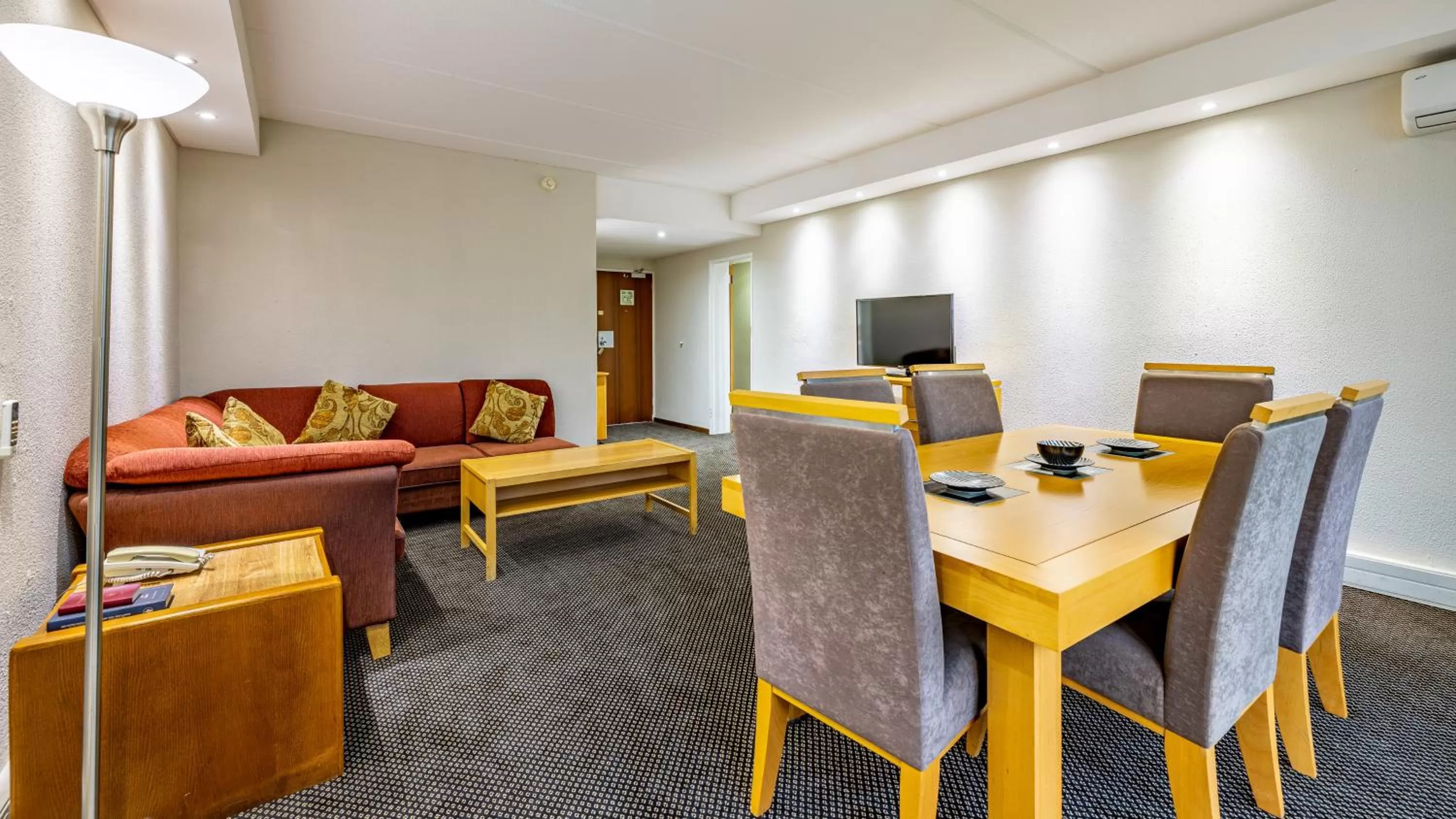 Bedroom in African Sky Newcastle Inn