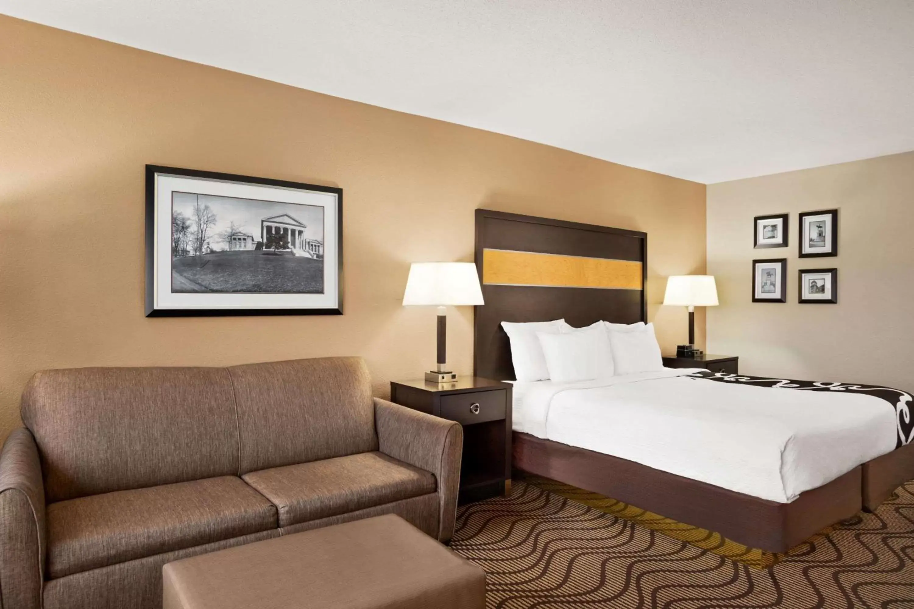 Photo of the whole room, Bed in La Quinta Inn & Suites by Wyndham Richmond-Midlothian