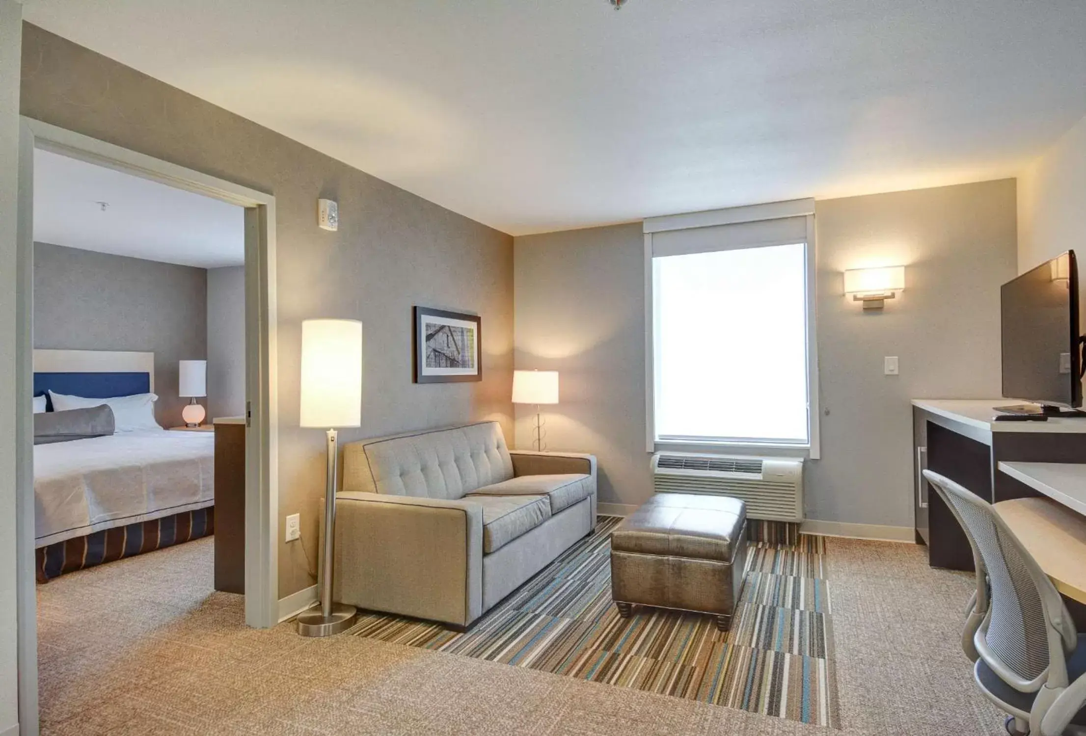 Bed in Home2 Suites by Hilton Irving/DFW Airport North