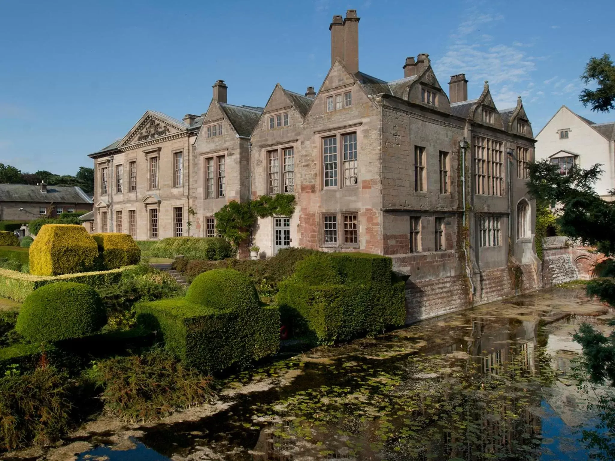 Facade/entrance, Property Building in Coombe Abbey Hotel