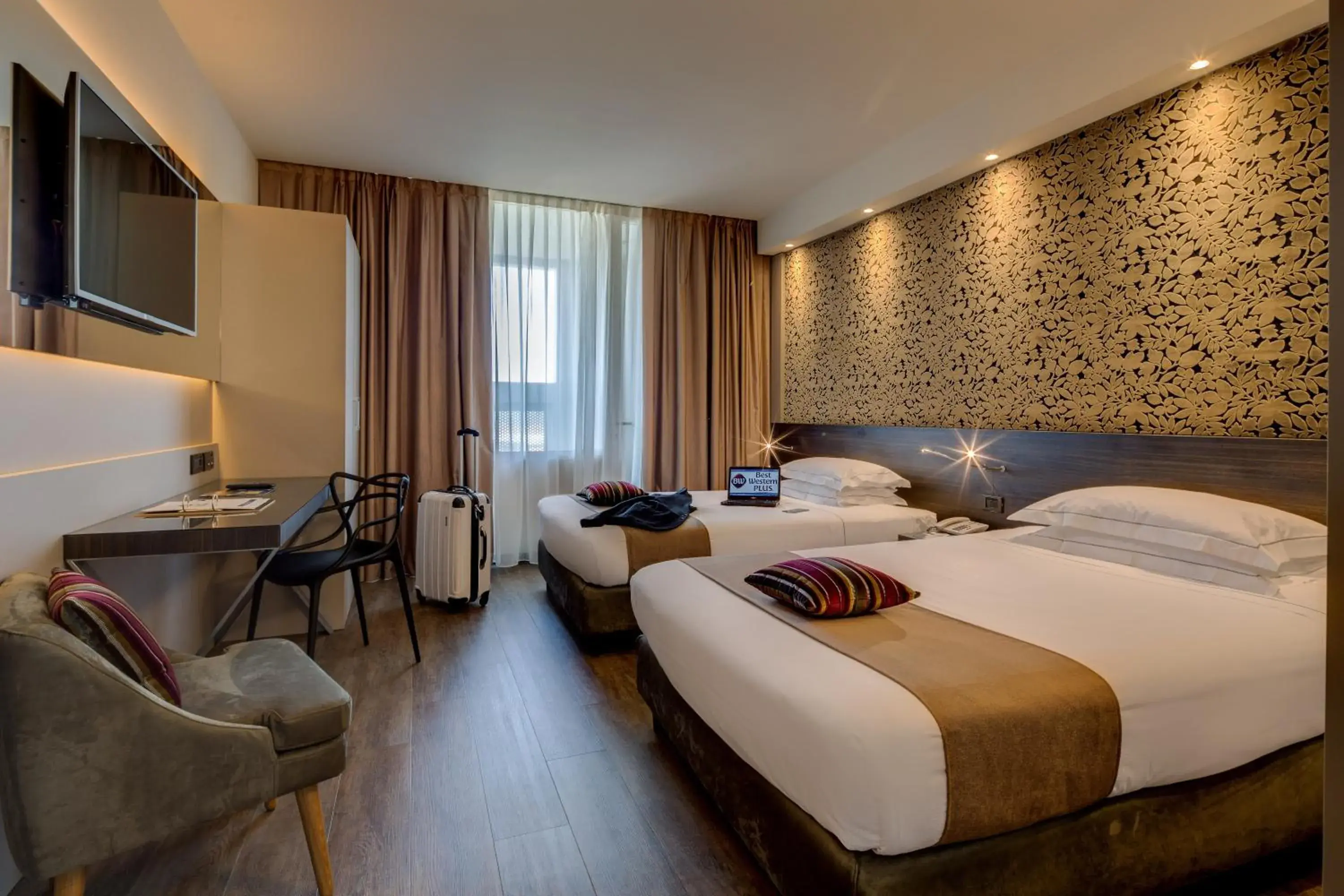 Bedroom in Best Western Plus Hotel Farnese