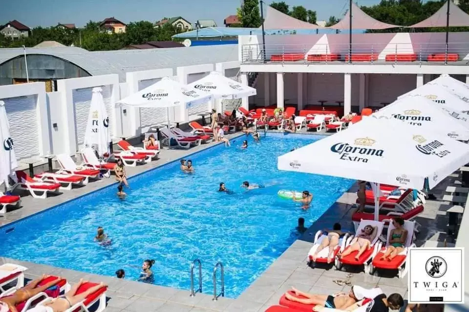 Swimming pool, Guests in Maxim Pasha Hotel