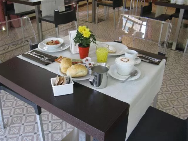 Restaurant/places to eat in Mio Hotel Firenze