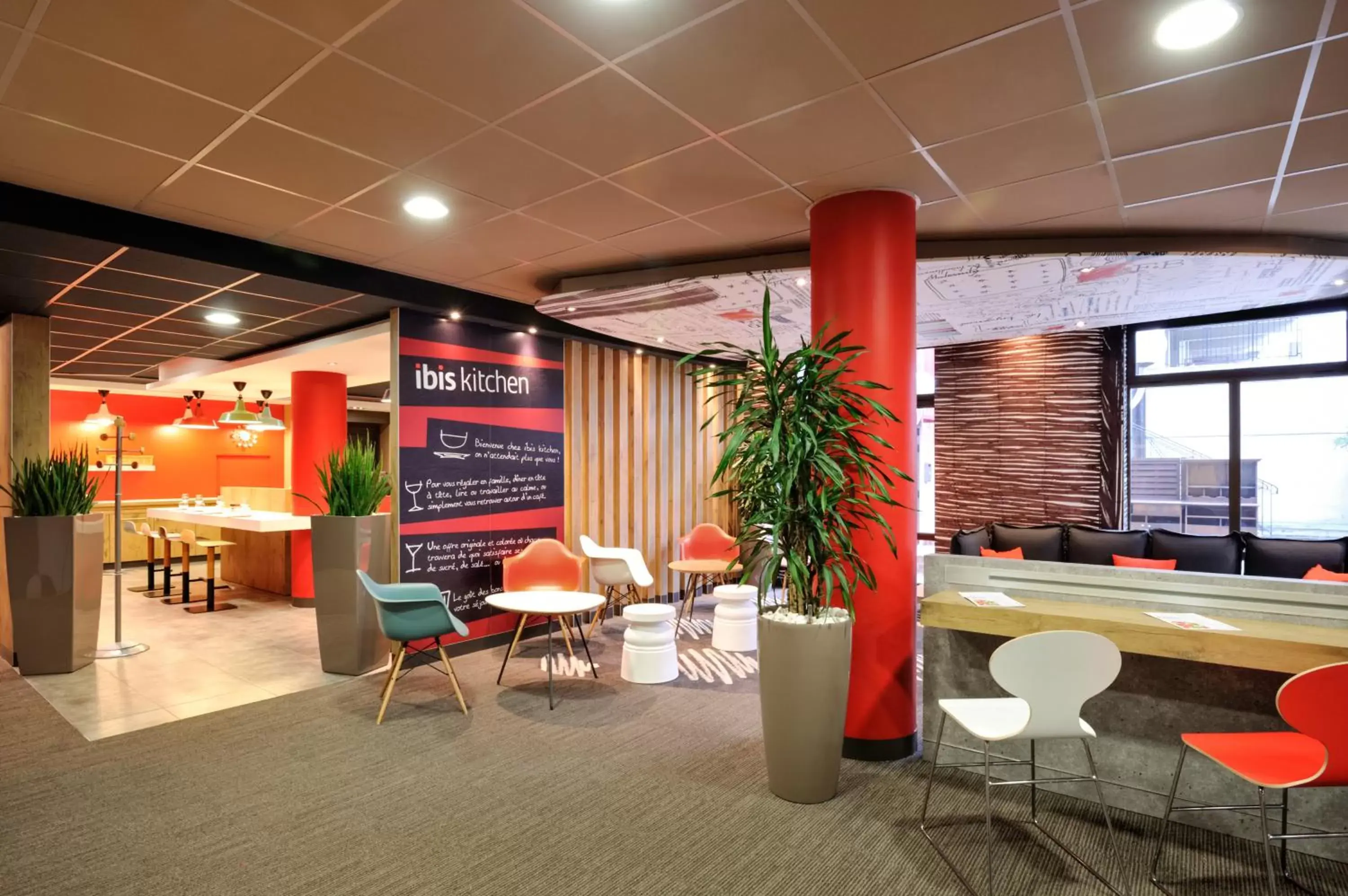 Lounge or bar in ibis Lille Centre Gares