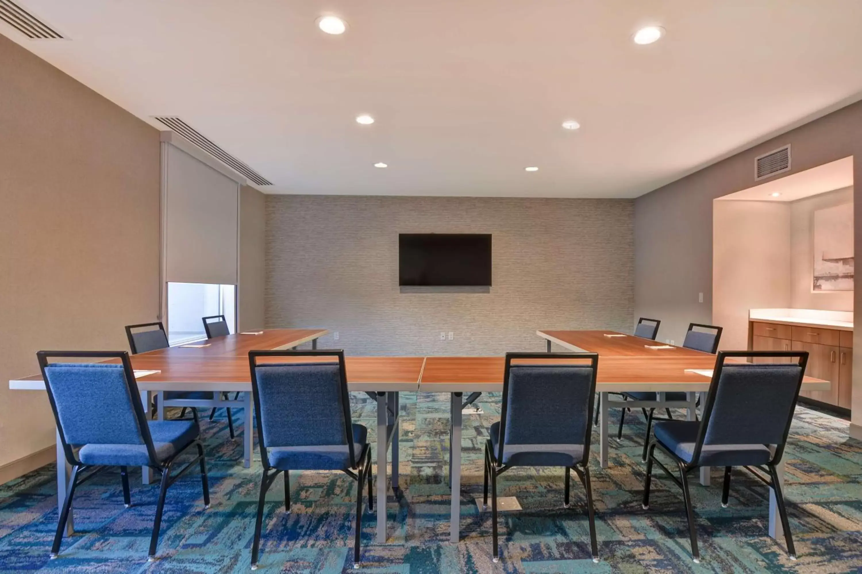 Meeting/conference room in Home2 Suites Williston Burlington, Vt