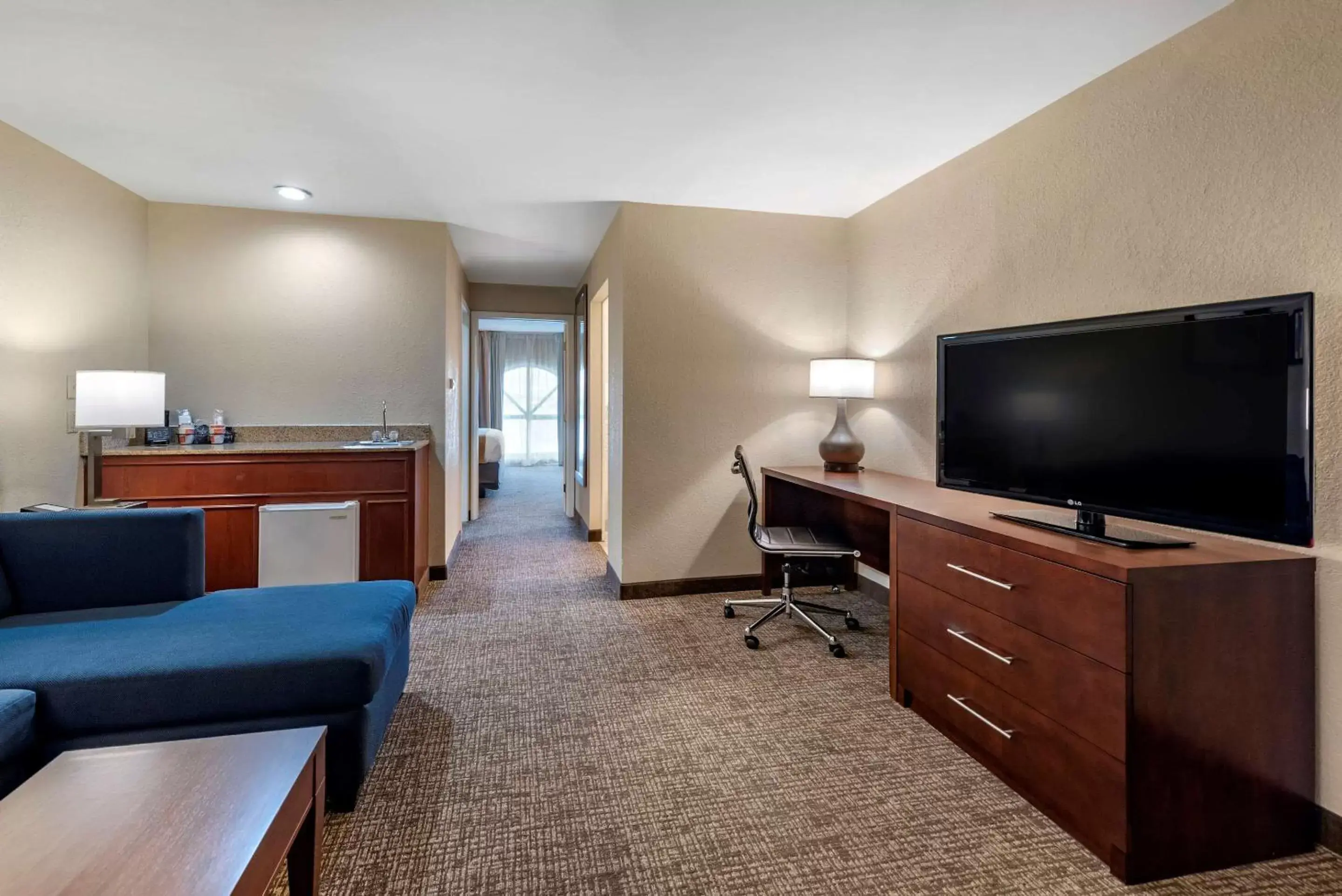 Photo of the whole room, TV/Entertainment Center in Comfort Inn Lafayette I-65