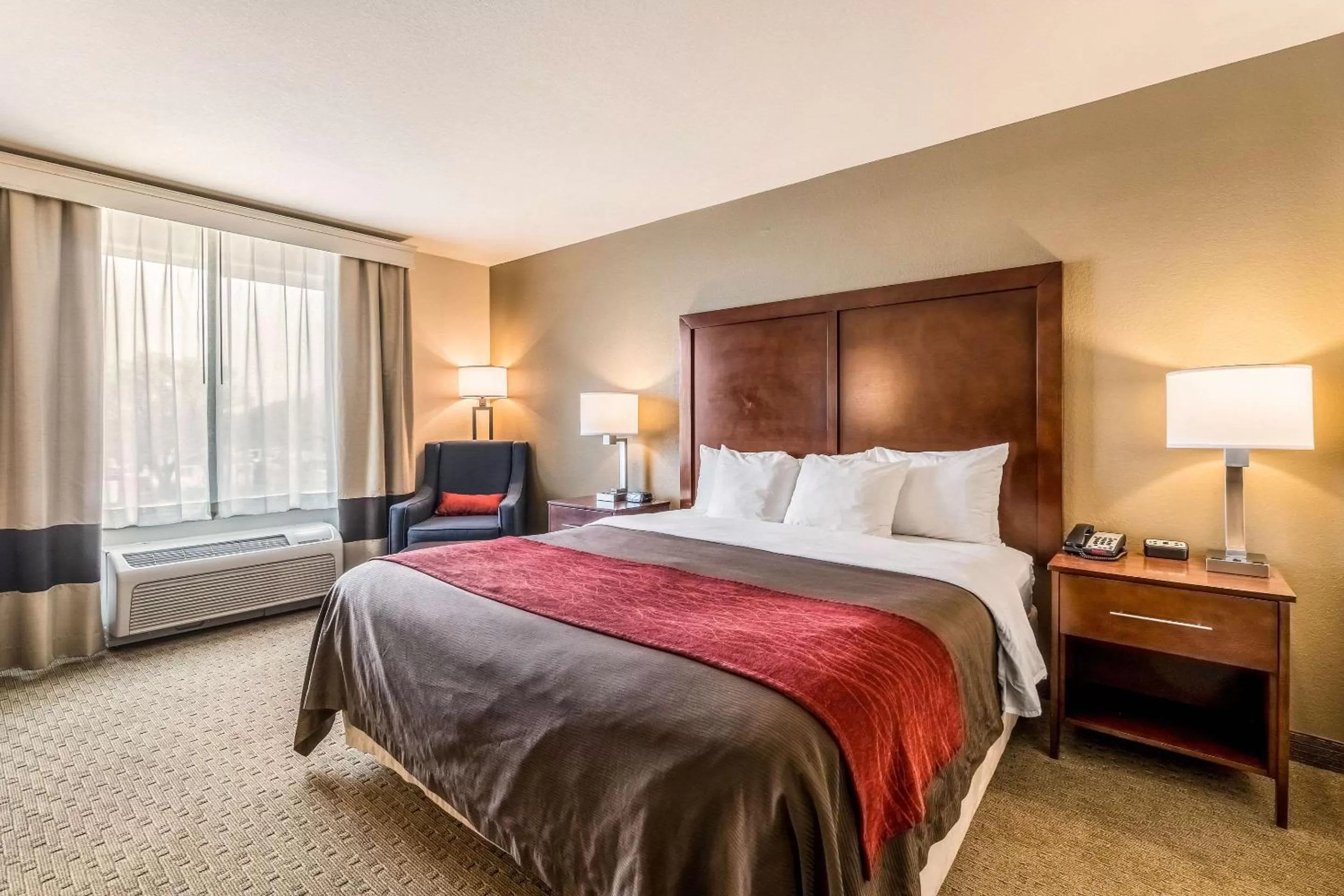 Photo of the whole room, Bed in Comfort Inn & Suites Rifle