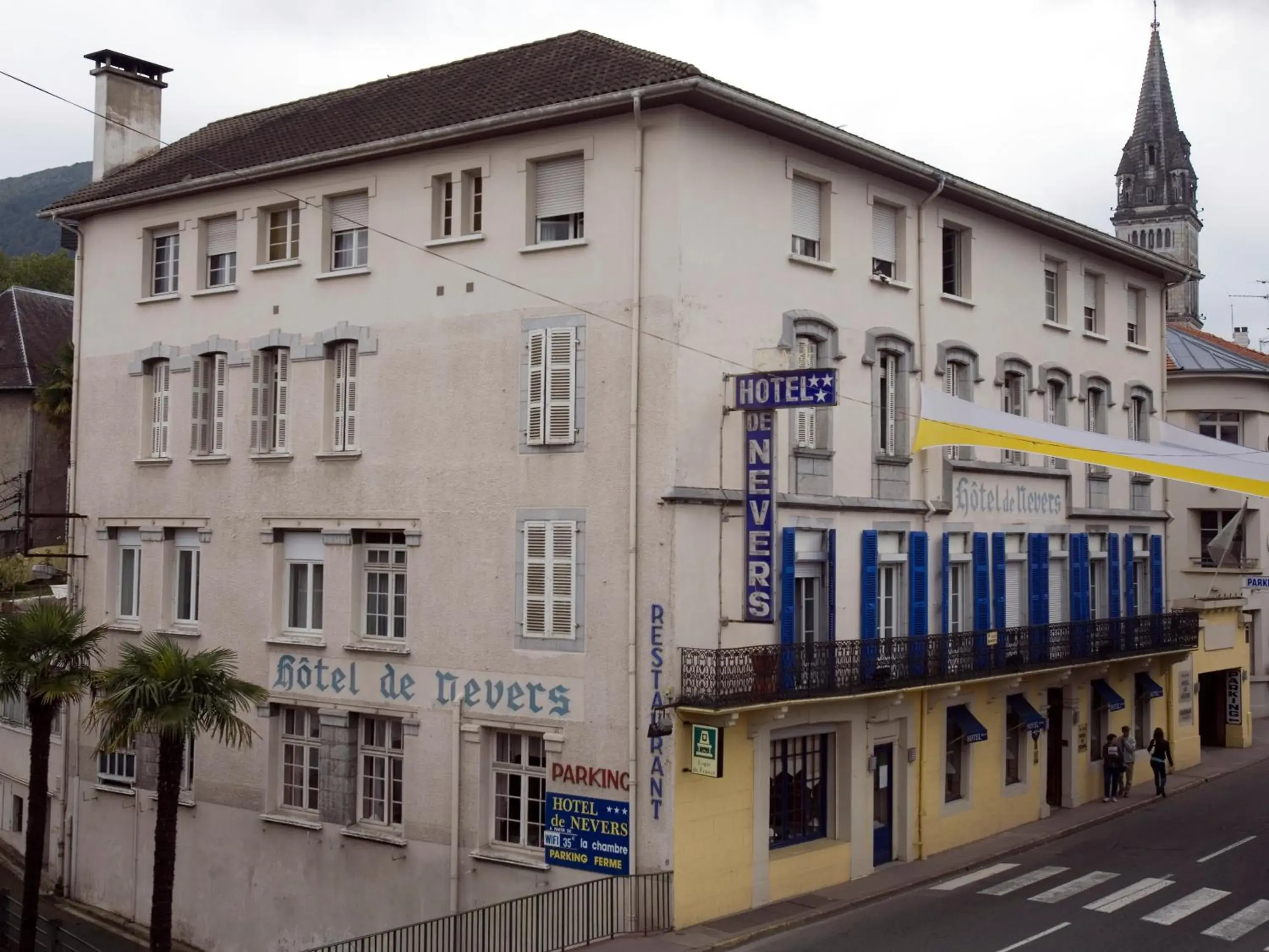 Property Building in Hôtel de Nevers