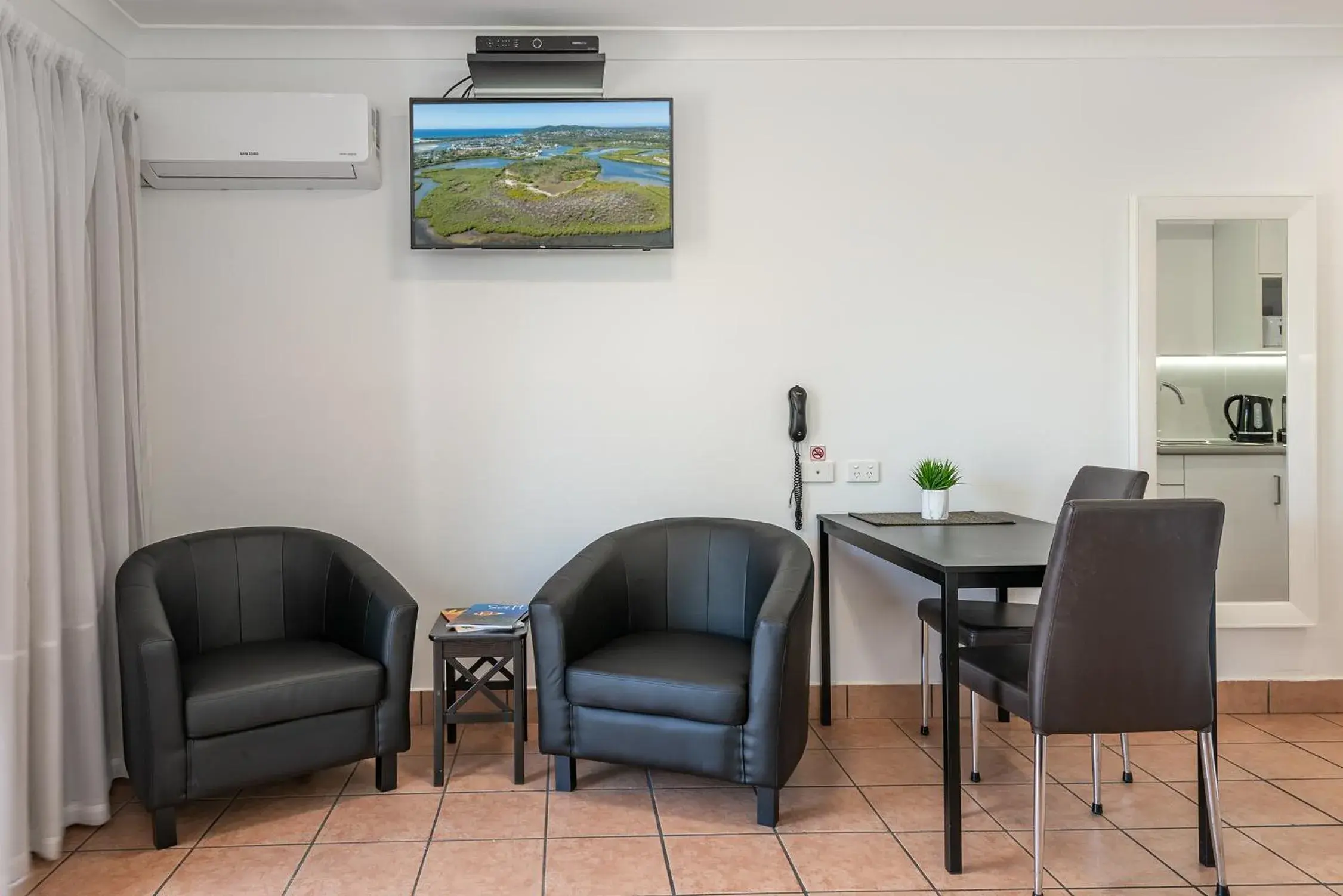 Seating Area in Anchor Motel Noosa