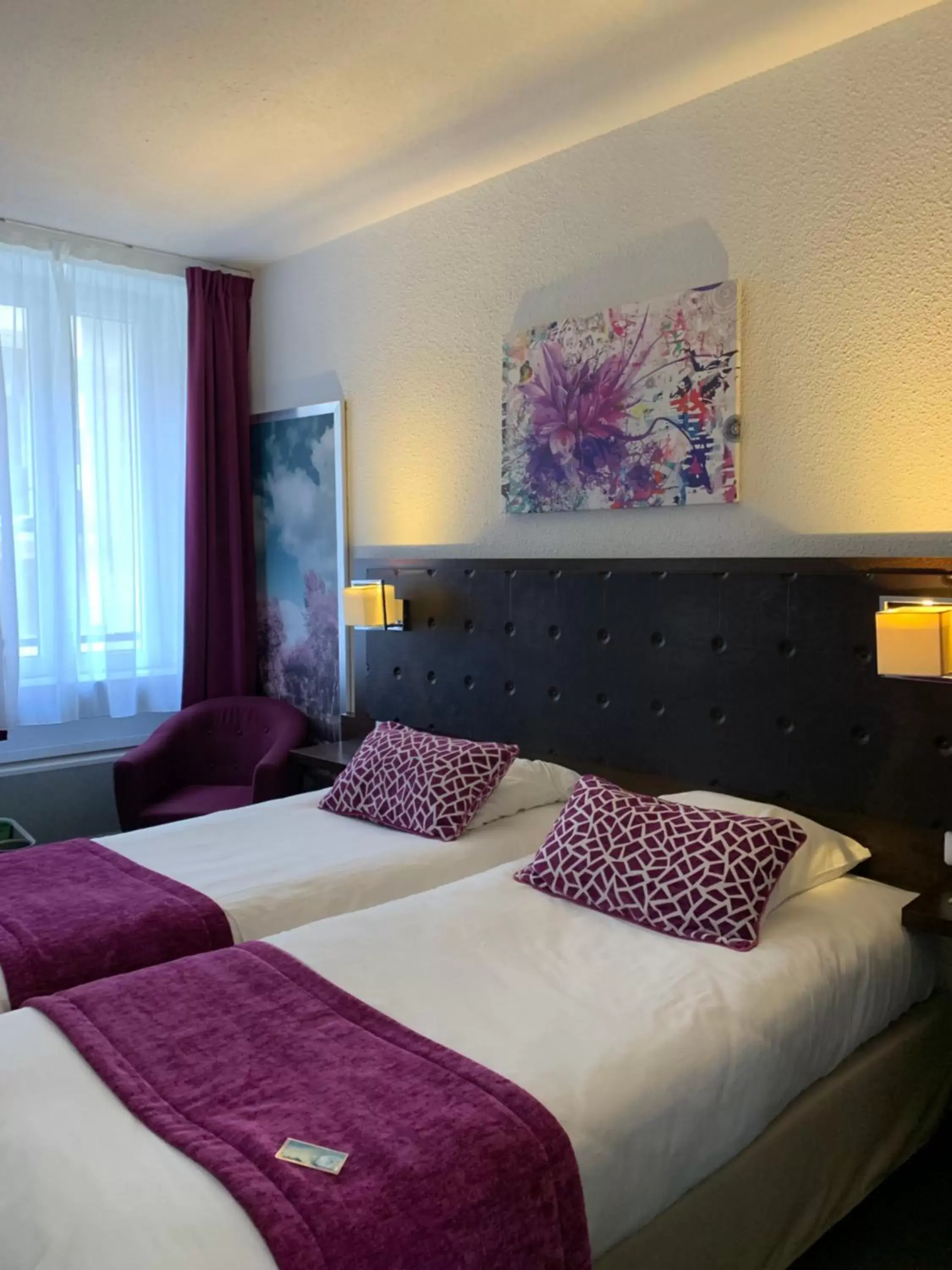 Bed in Ambassadeur Hotel - Cherbourg Port de Plaisance