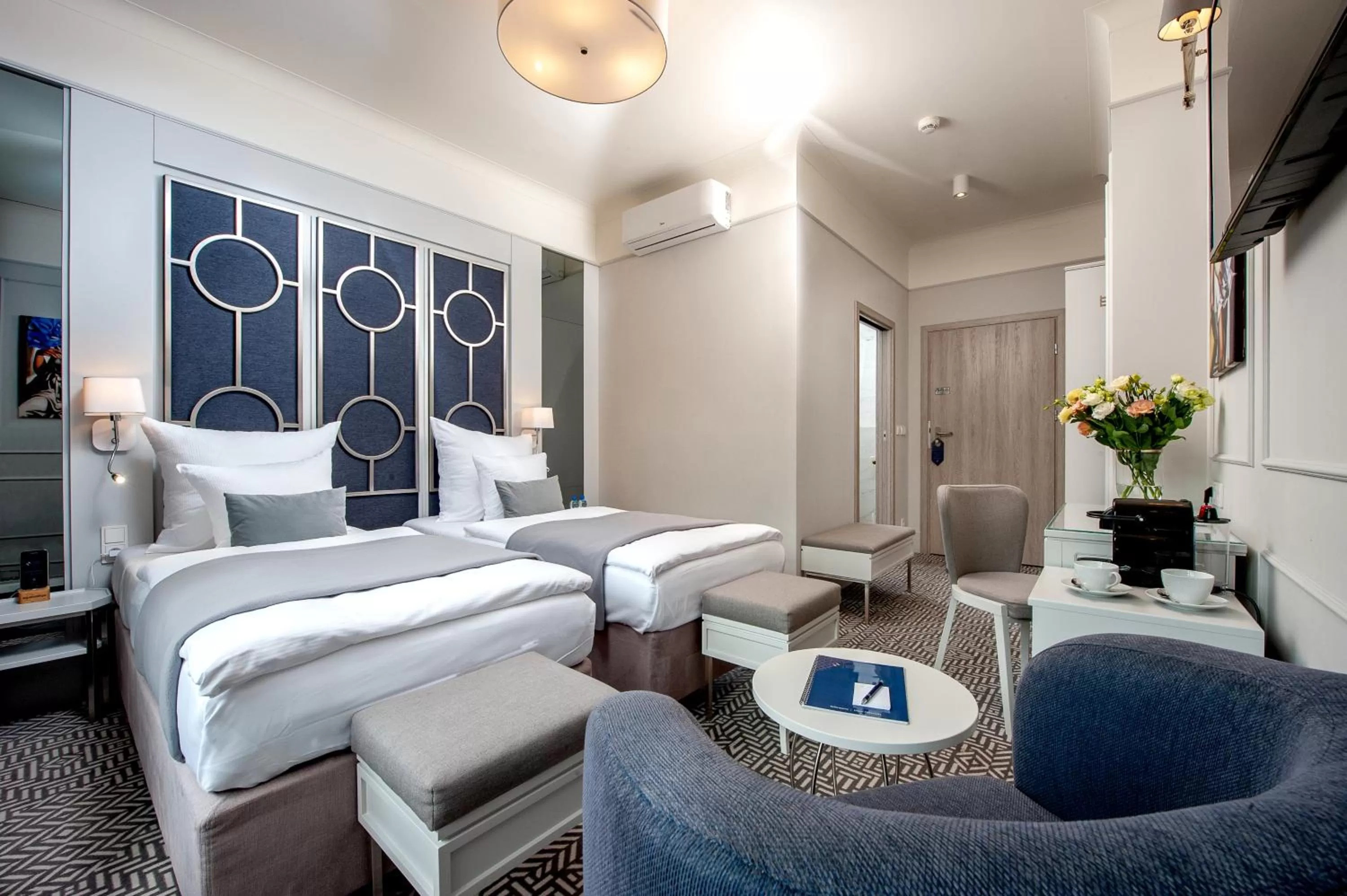 Photo of the whole room, Bed in Amber Design Residence