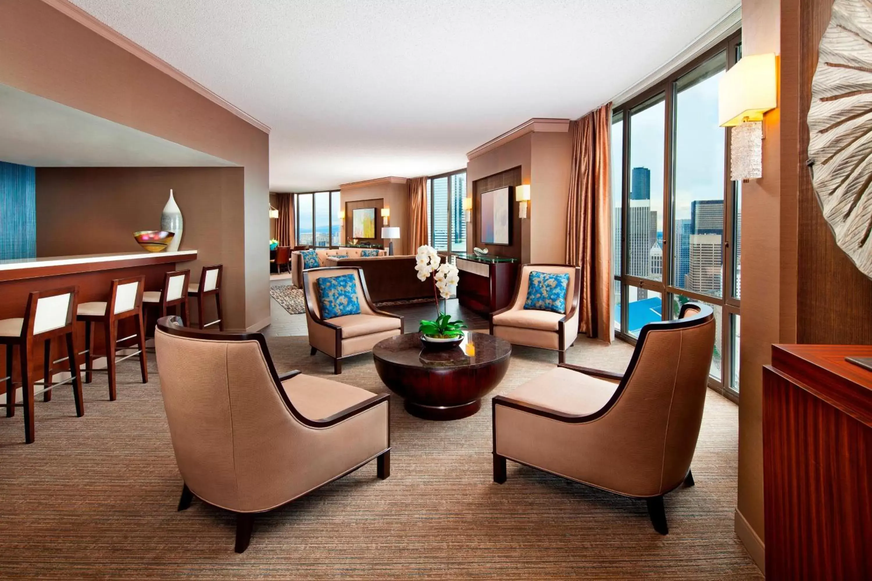 Living room in The Westin Seattle